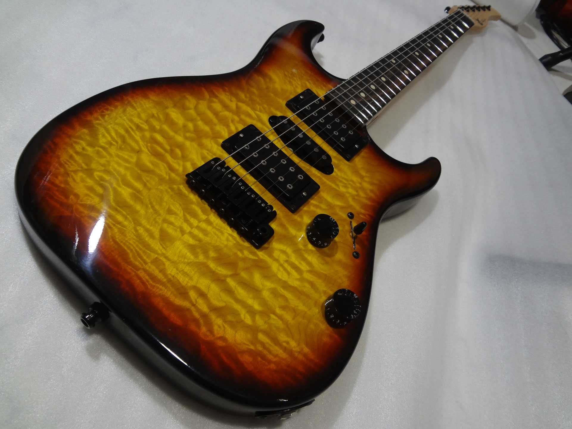 Zemaitis Z22QS キルトメイプル ブラウンサンバースト