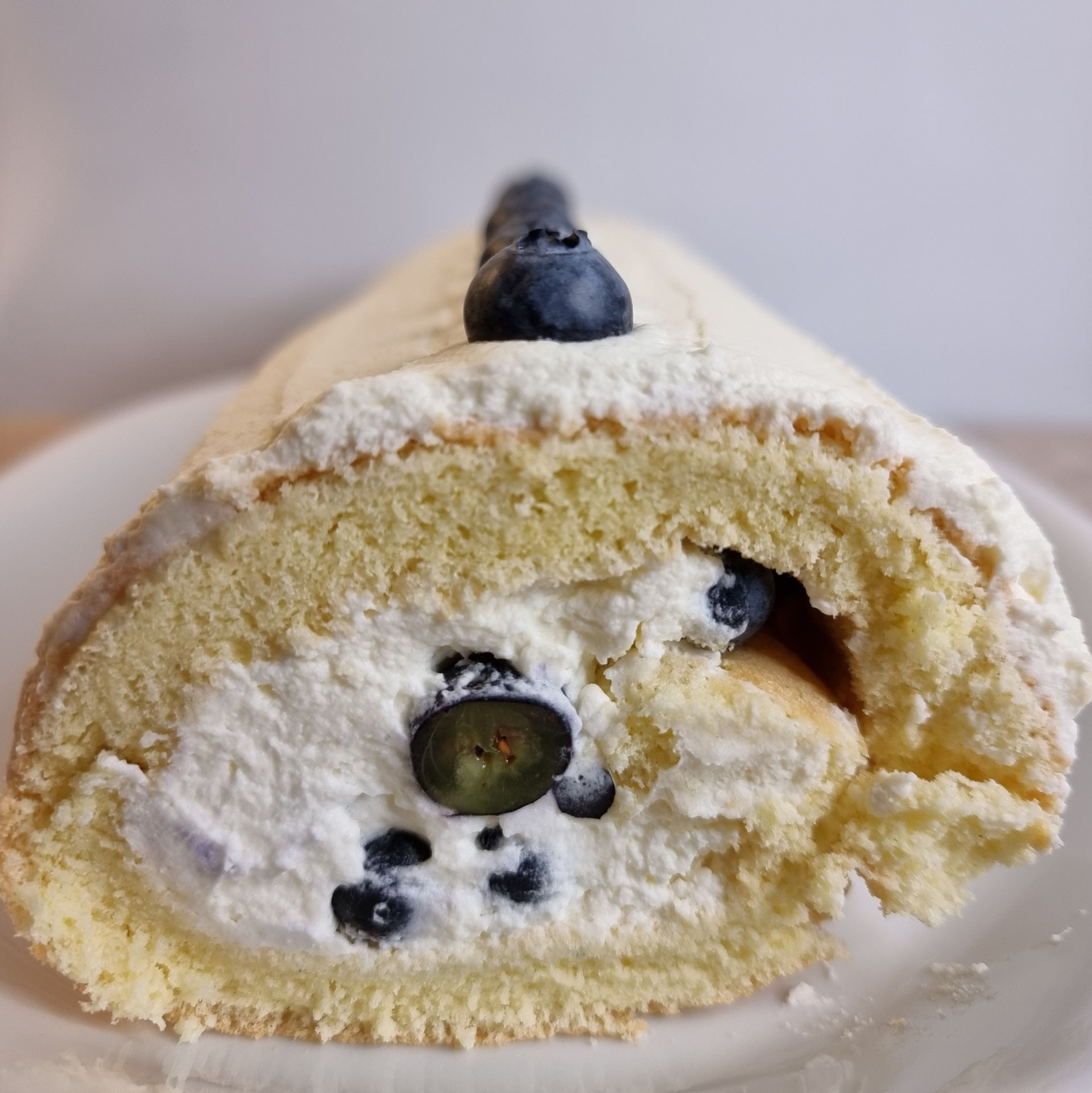 Biskuit-Rolle mit Blaubeeren - vufoxx Webseite!