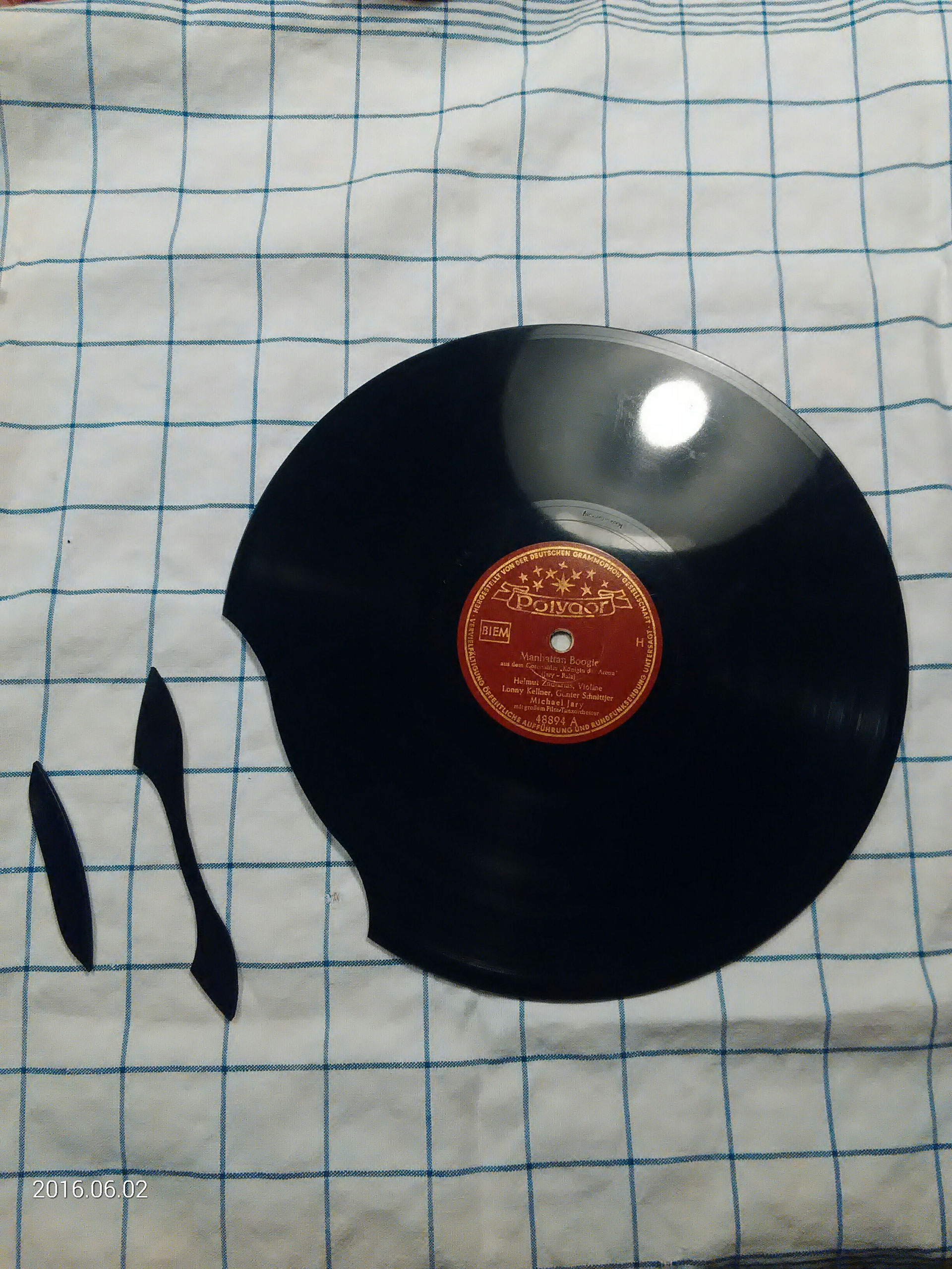 Reparatur von Schellackplatten - Schallplattenmuseum Braunschweig