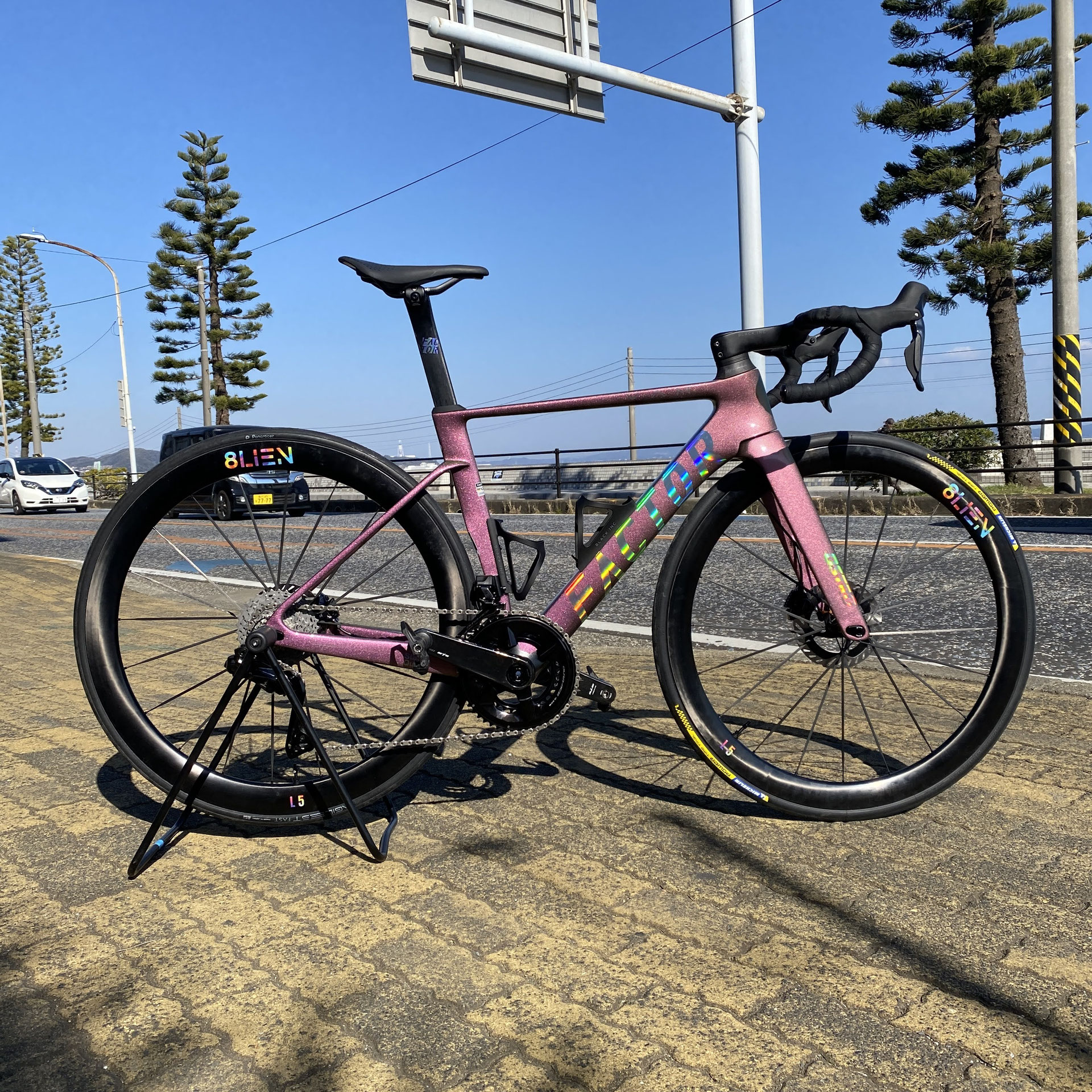 FACTOR(ファクター) - ロードバイクのレンタルならここ FACTOR(ファクター) - ロードバイクのレンタルならここ