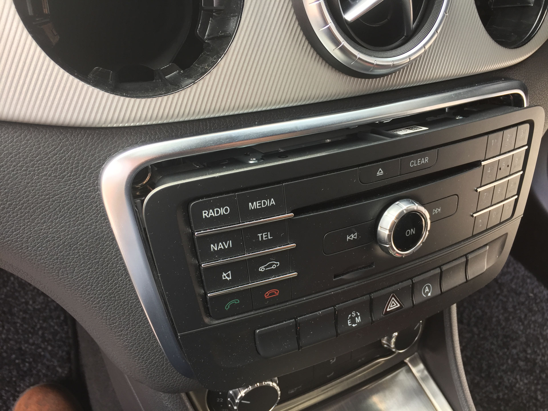 ベンツC TVキャンセラー取付 Image