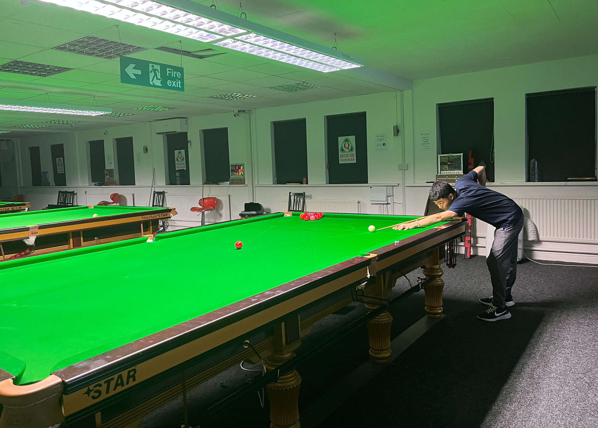 BD〉「なぜイギリスに？ スヌーカー転向？」――イギリス