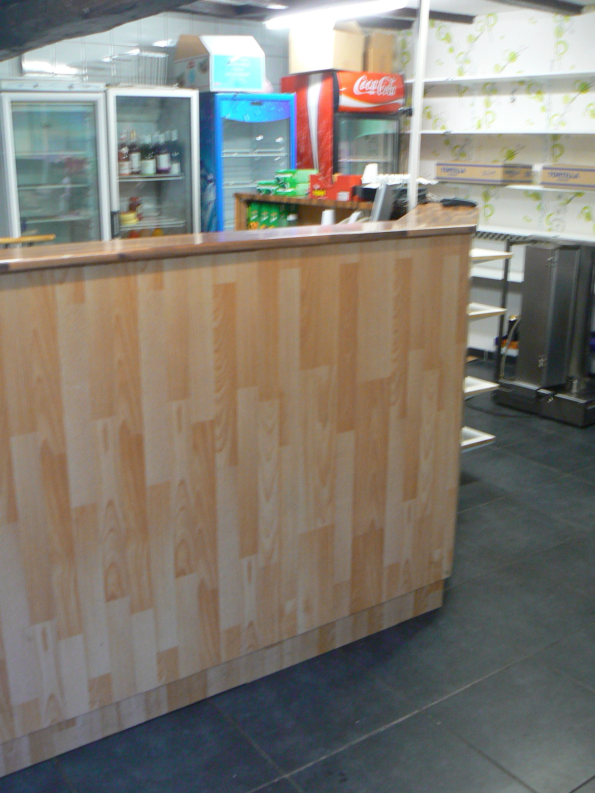 Comptoirs pour magasins et restaurants - Meubles en Bois massif sur ...