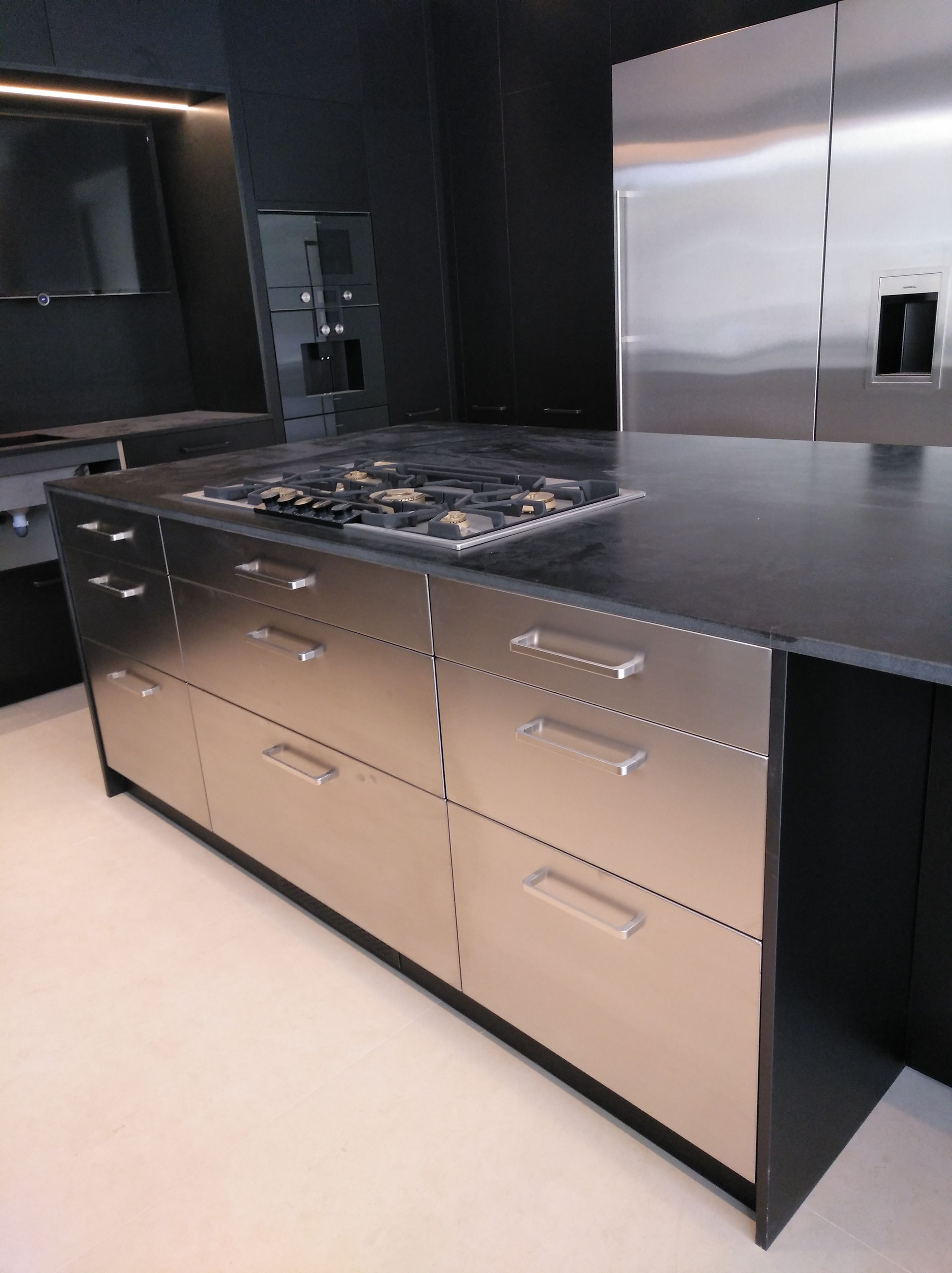 Frentes de cajón en acero inoxidable a medida - Aceros Rago