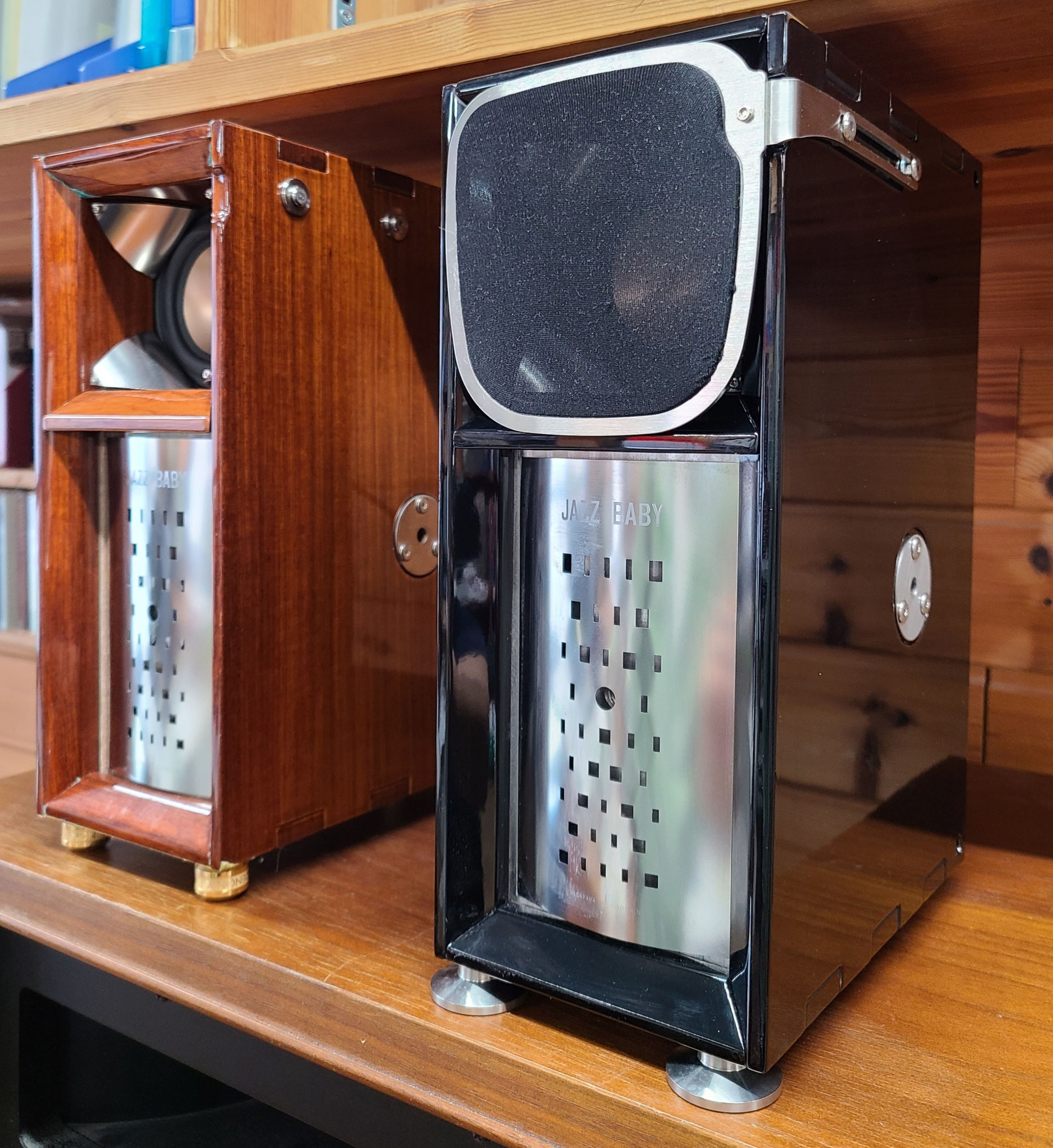 SPEAKER - 株式会社 埼王住研 │ SAKIO JUKEN Co. Ltd.