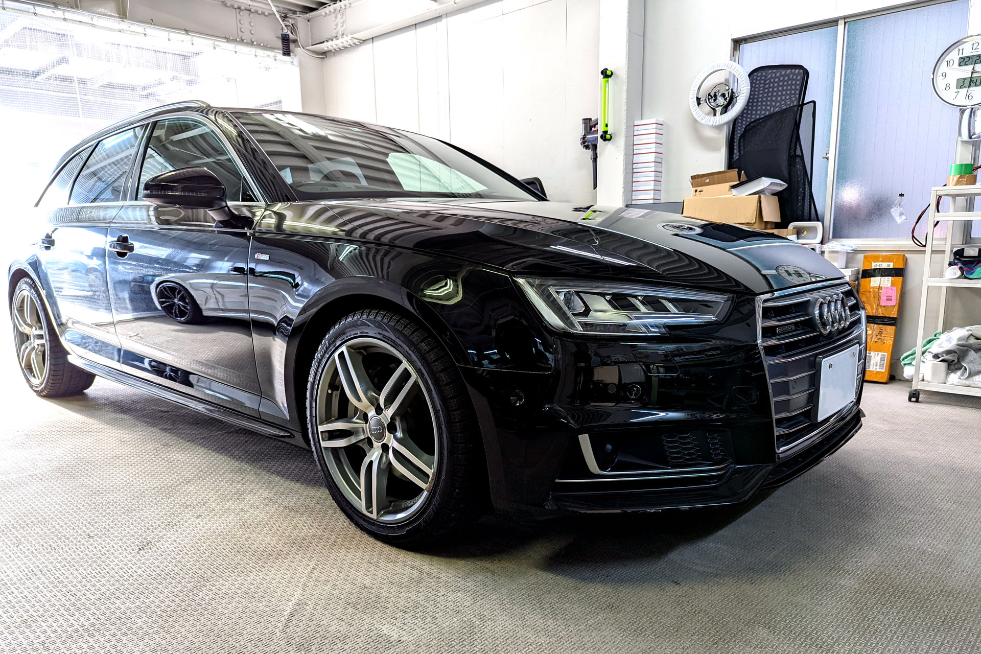 アウディ A4アバント B9/8W Audi Connect SIMロック解除 - BMW アウディ A4アバント B9/8W Audi Connect SIMロック解除 - BMW