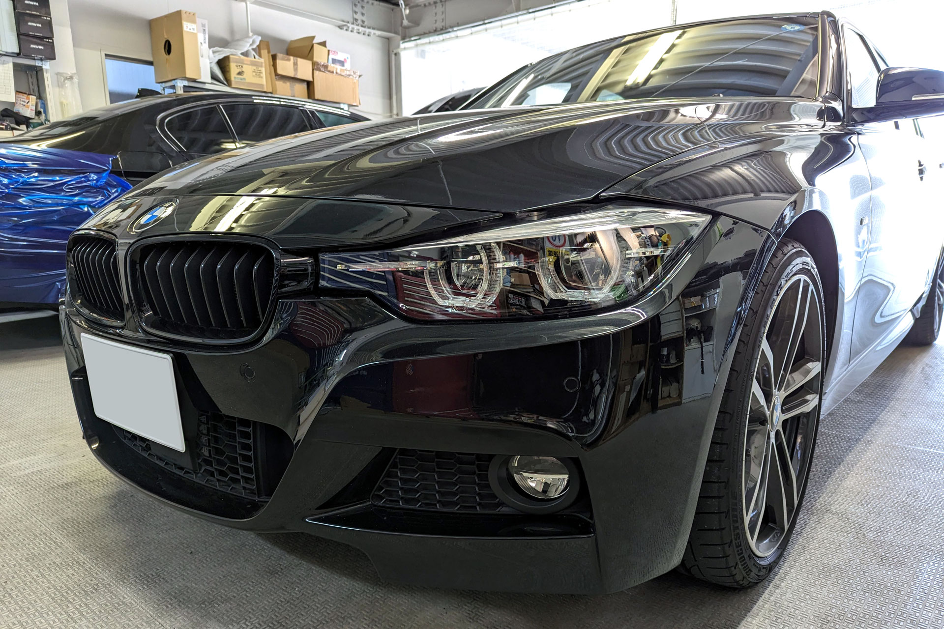 BMW F30 LCI 320i ステアリングヒーター後付け - BMW・ベンツ