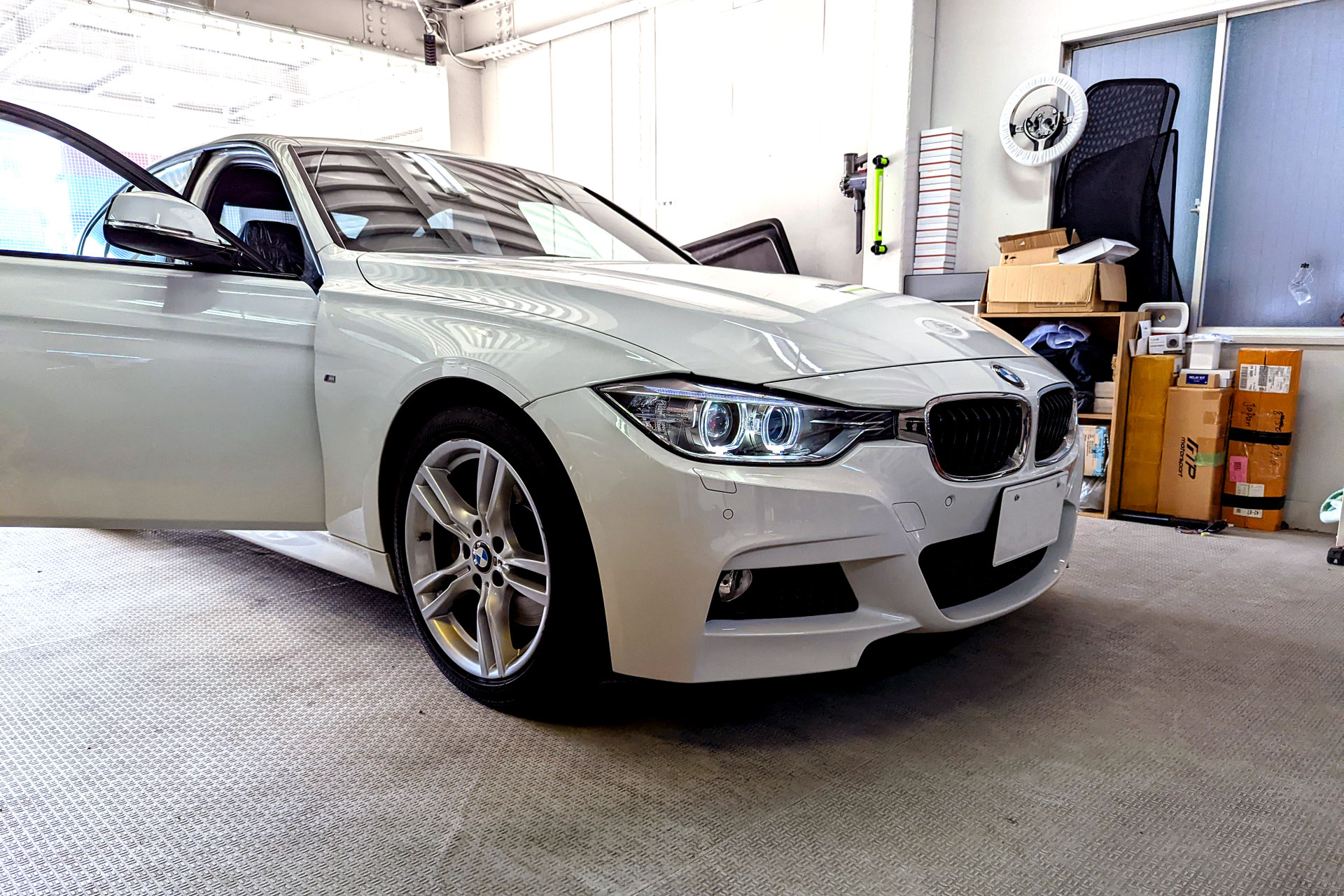 BMW F30 AH3 アクティブハイブリッド3 中古NBTの施工 - BMW
