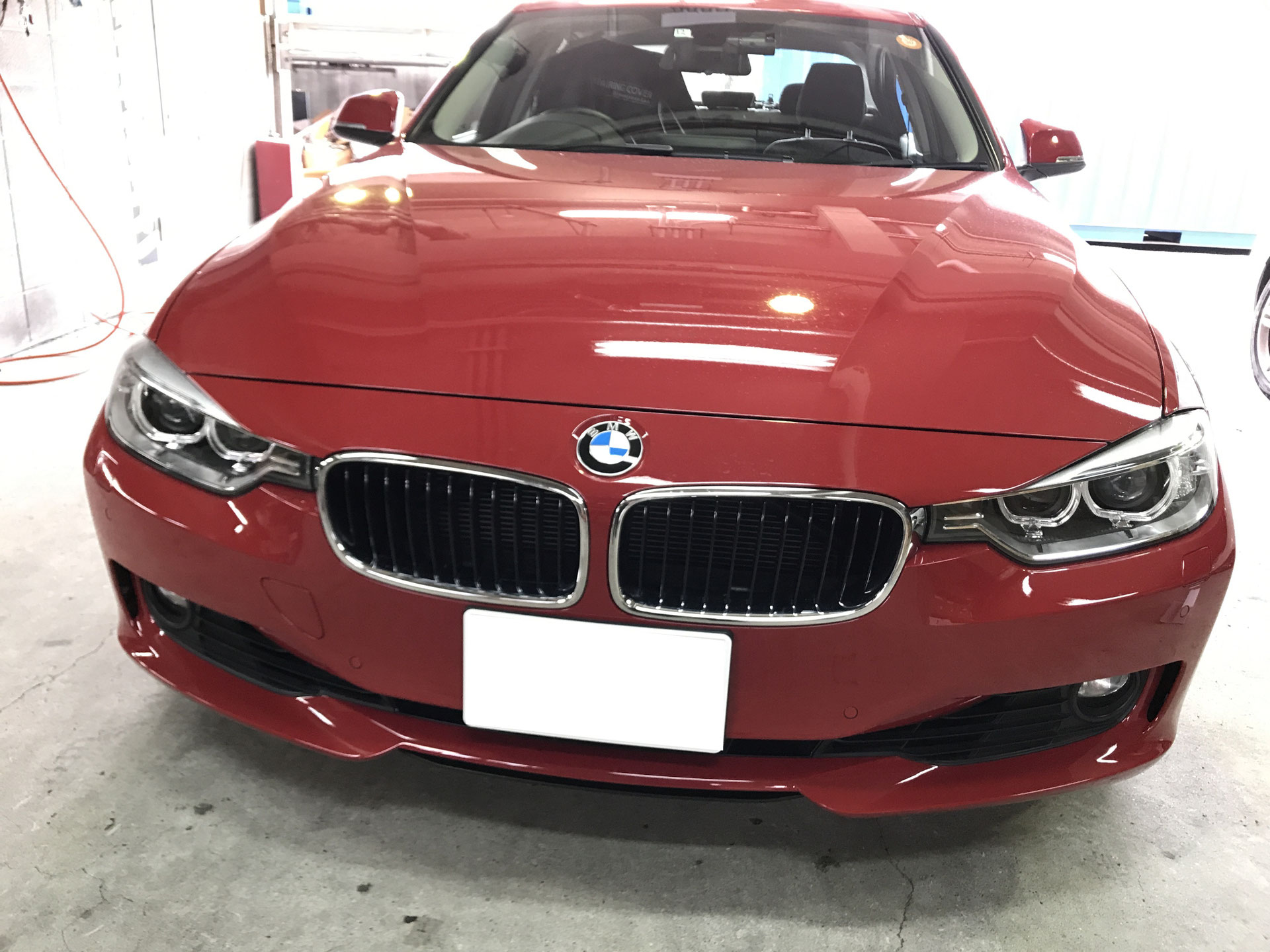 Bmw F30 320i 純正フロントpdcの後付け Bmwコーディング ベンツコーディング アウディコーディング ポルシェコーディング東京 ハイスパークイグニッションコイル取付販売