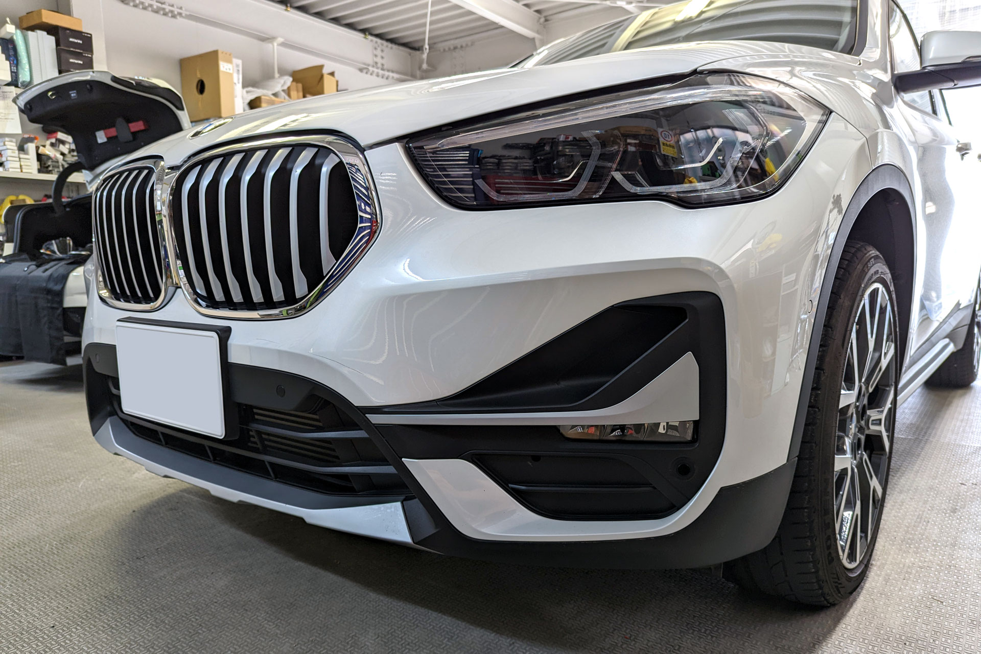 BMW F48 X1 18d ハンズオフ純正渋滞アシスト後付け - BMW・ベンツ