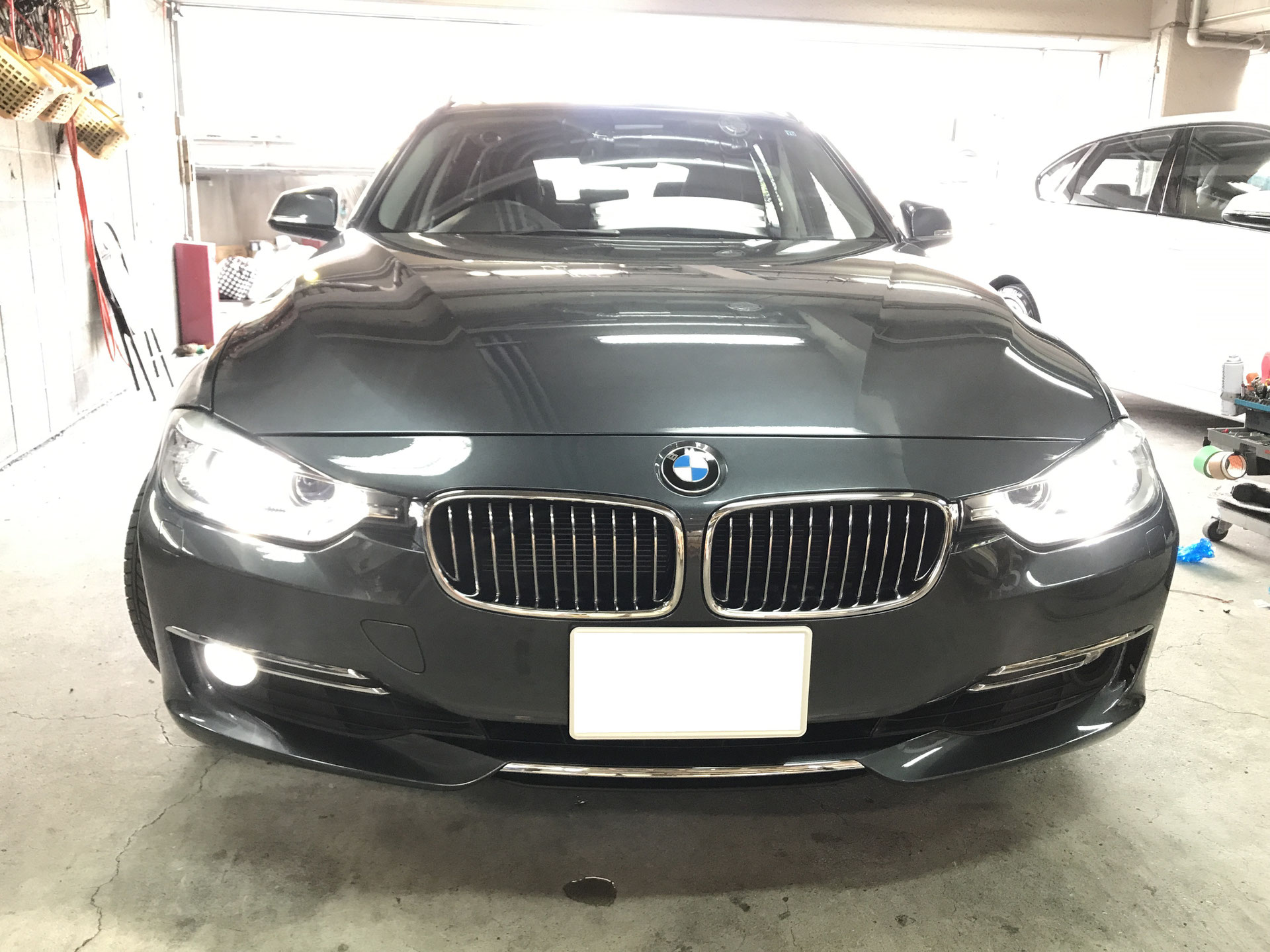 BMW F31 アンビエント付きLCIエアコンパネル取り付け - BMW
