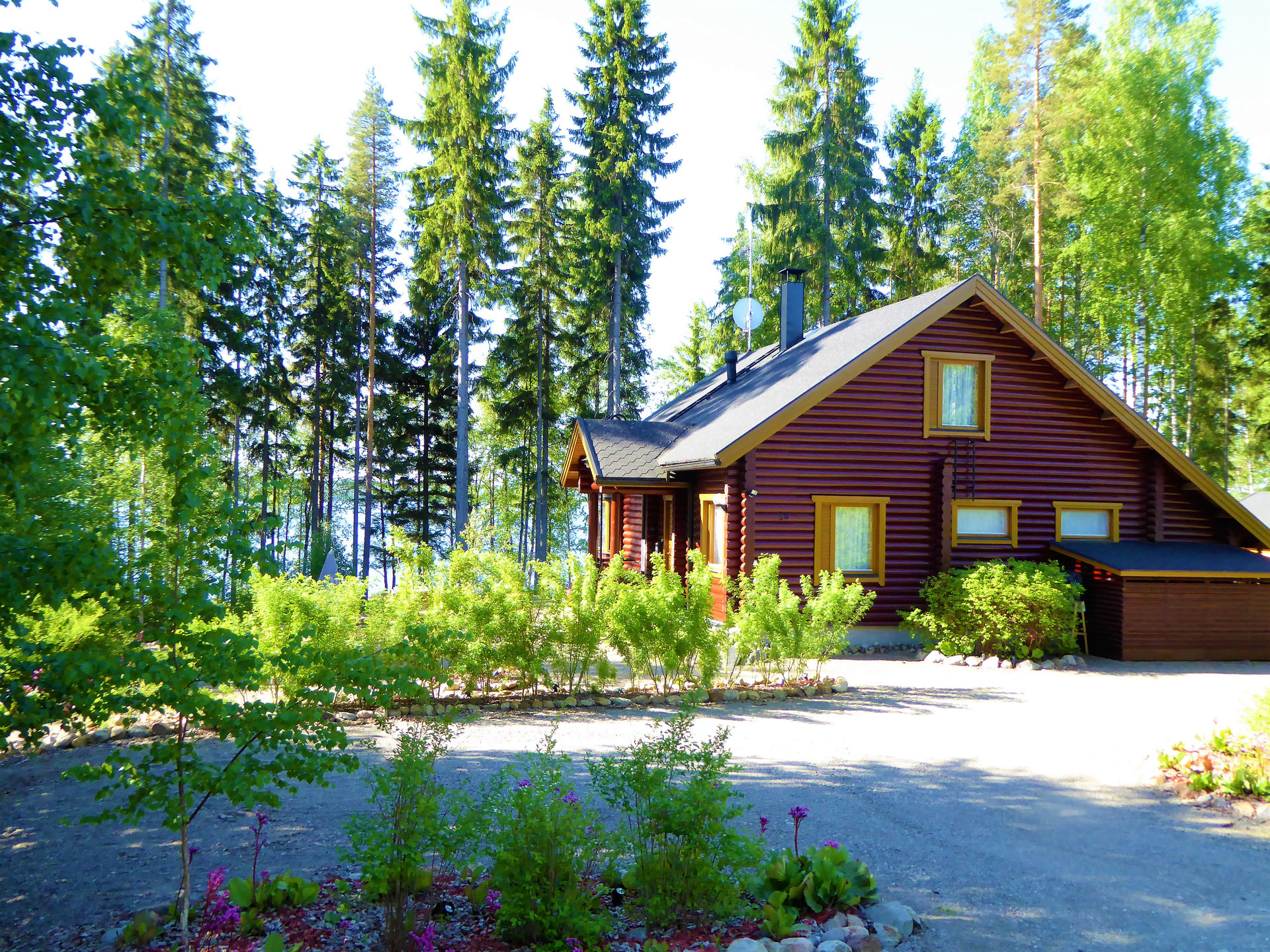 Skandinavienurlaub mit Kindern Ferienhaus direkt am See mieten. Finnland