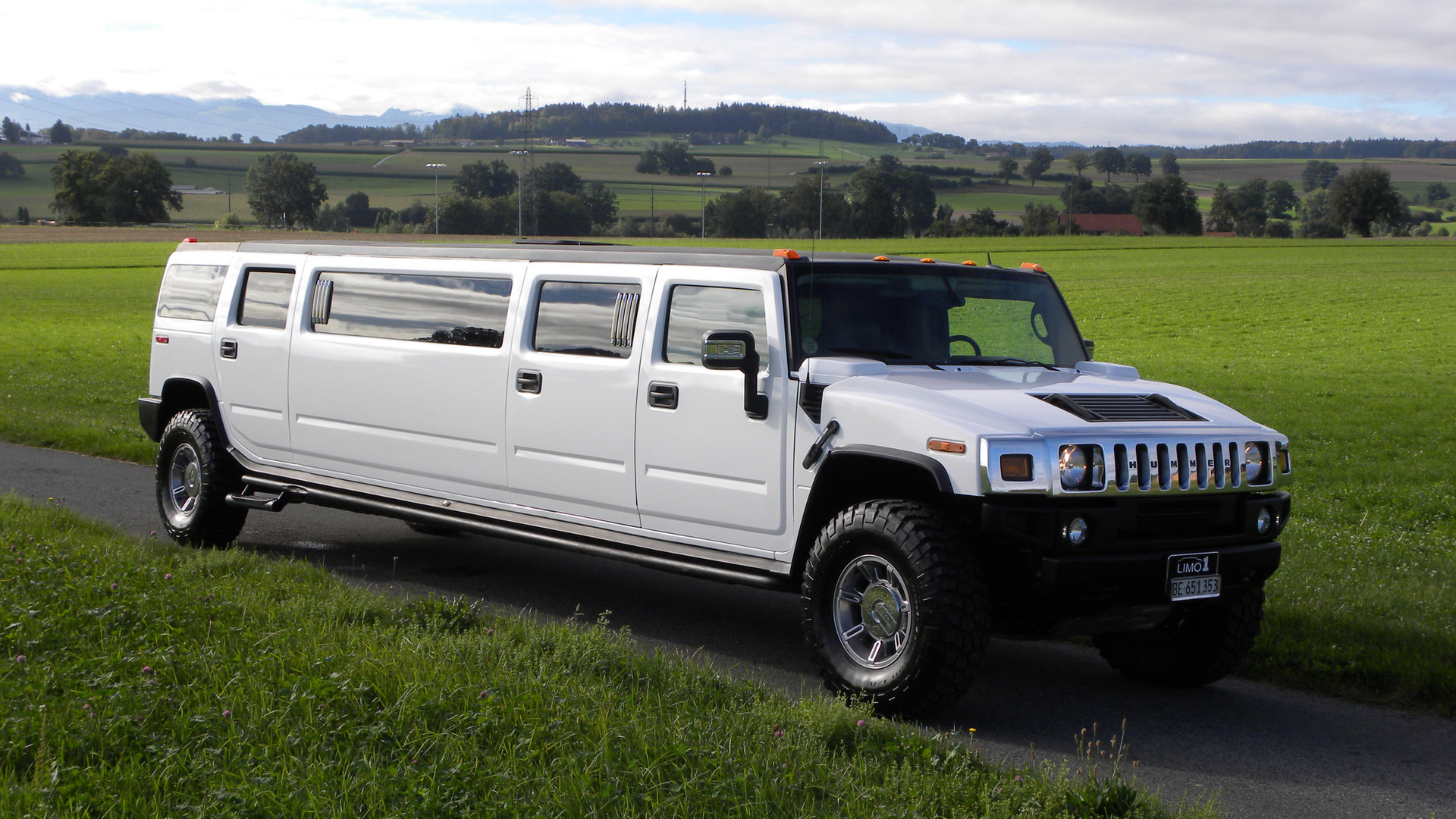 Coup Pour Coup Qui Est Dans La Limousine Hummer Limousine - Limousine mieten Limo.ch