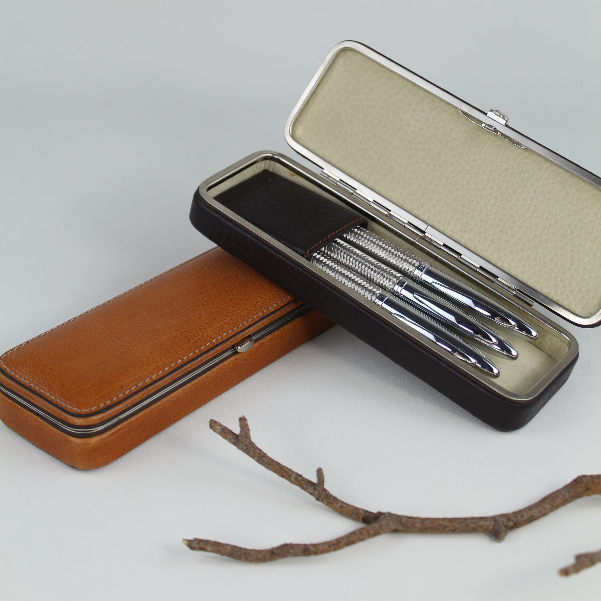 Stiftetui L Pencase Frame 3x F Hammann Fine Leathergoods 6 zoekertjes voor honda nc750x dct in motoren. f hammann