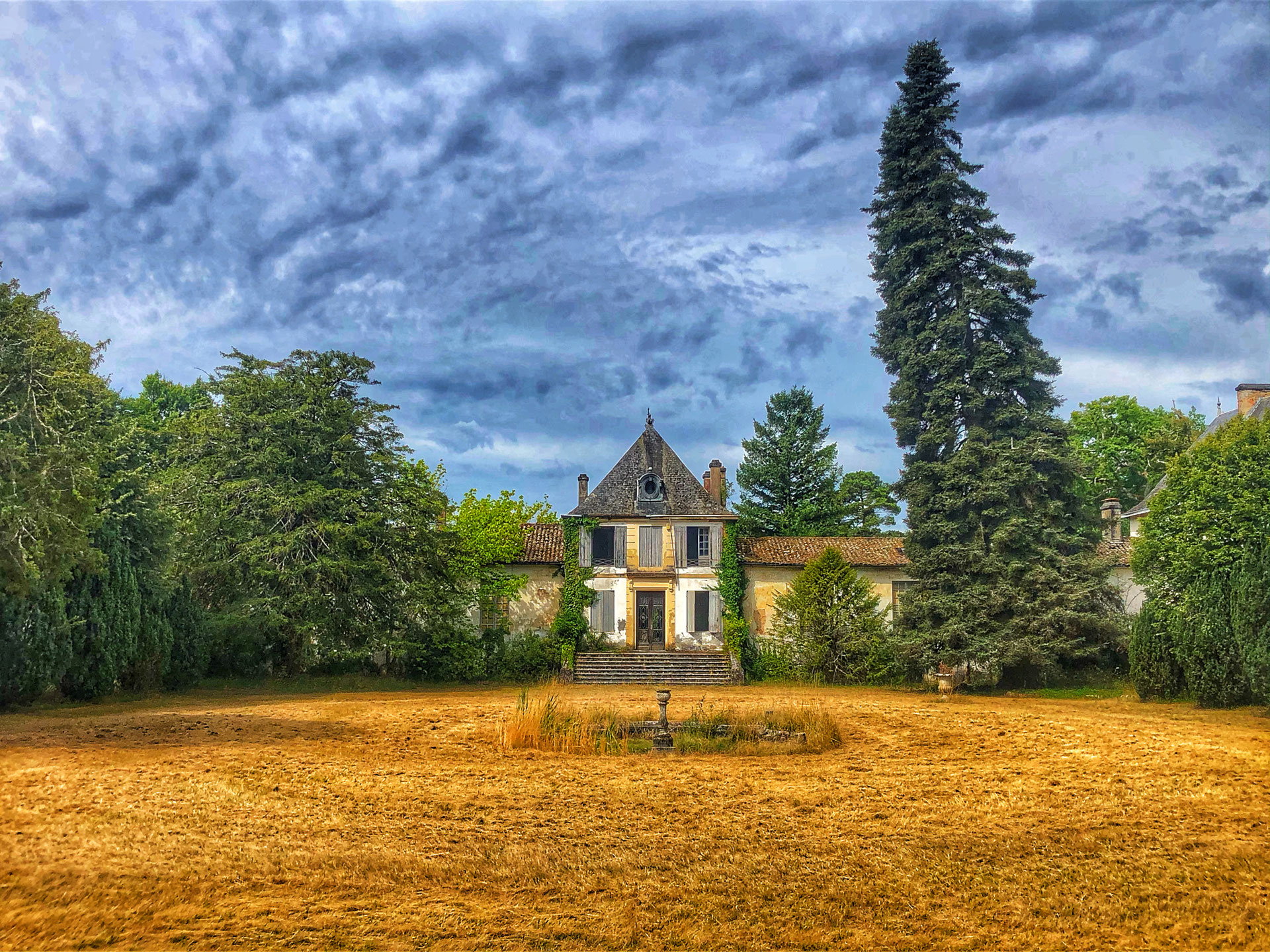 Val de l'Eyre le château de Salles, un bâtiment emblématique et une