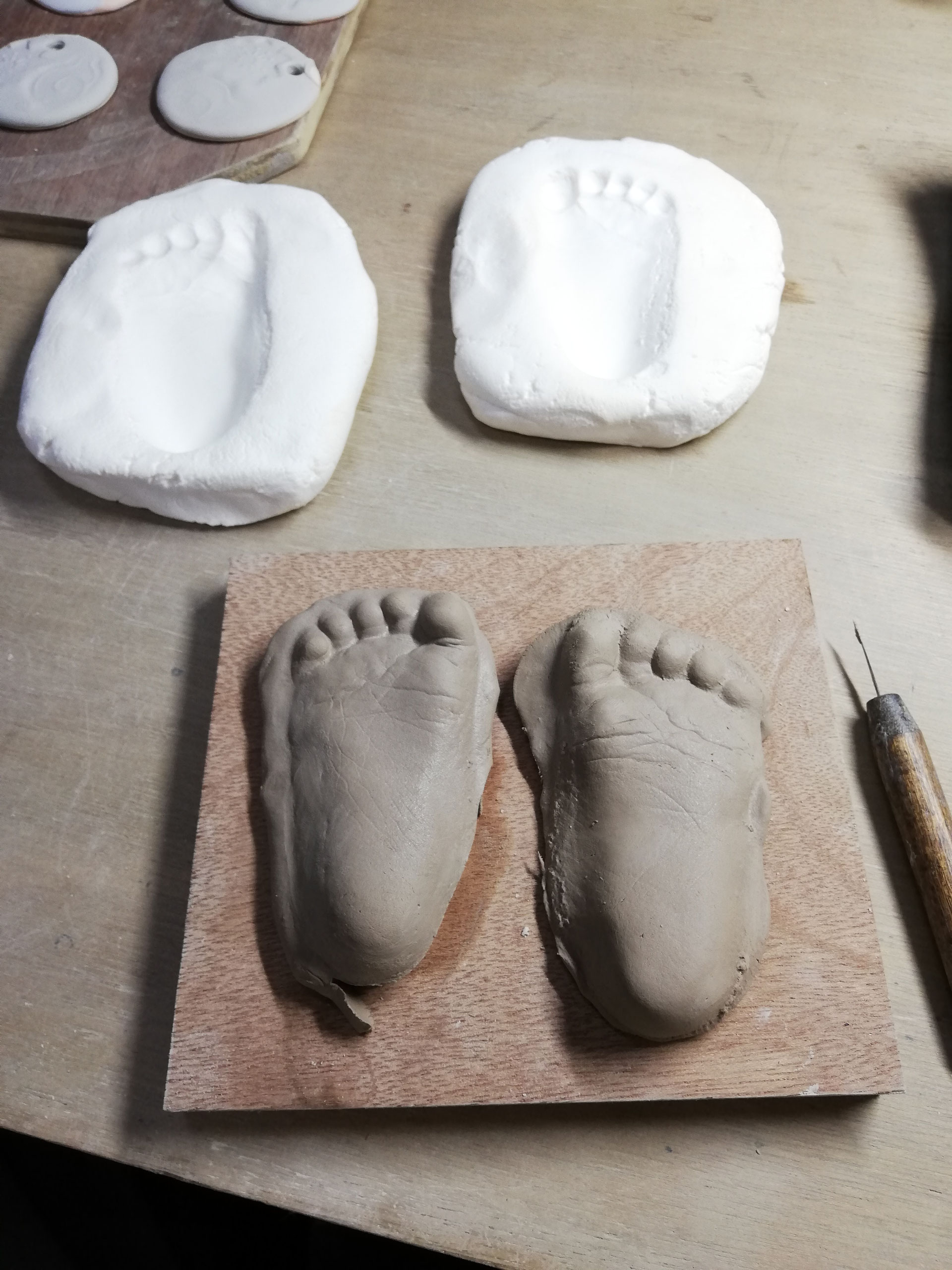 赤ちゃんの足形 陶芸家 仲本律子のホーム ページ 赤ちゃんの足形 陶芸家 仲本律子のホーム ページ