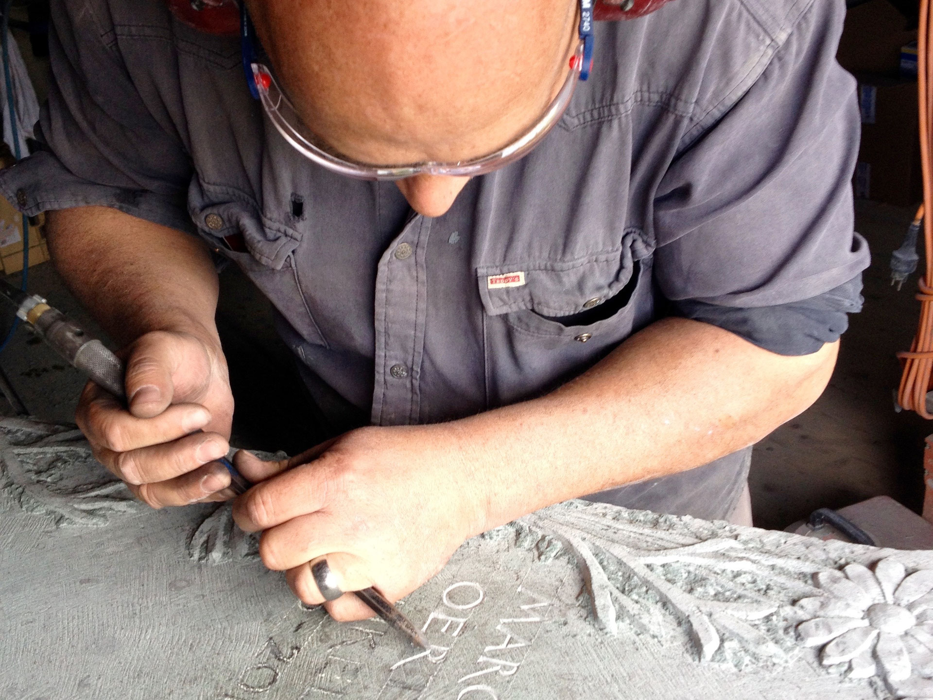 Bildhauer und Steinmetzarbeiten - steinschneiders Webseite!