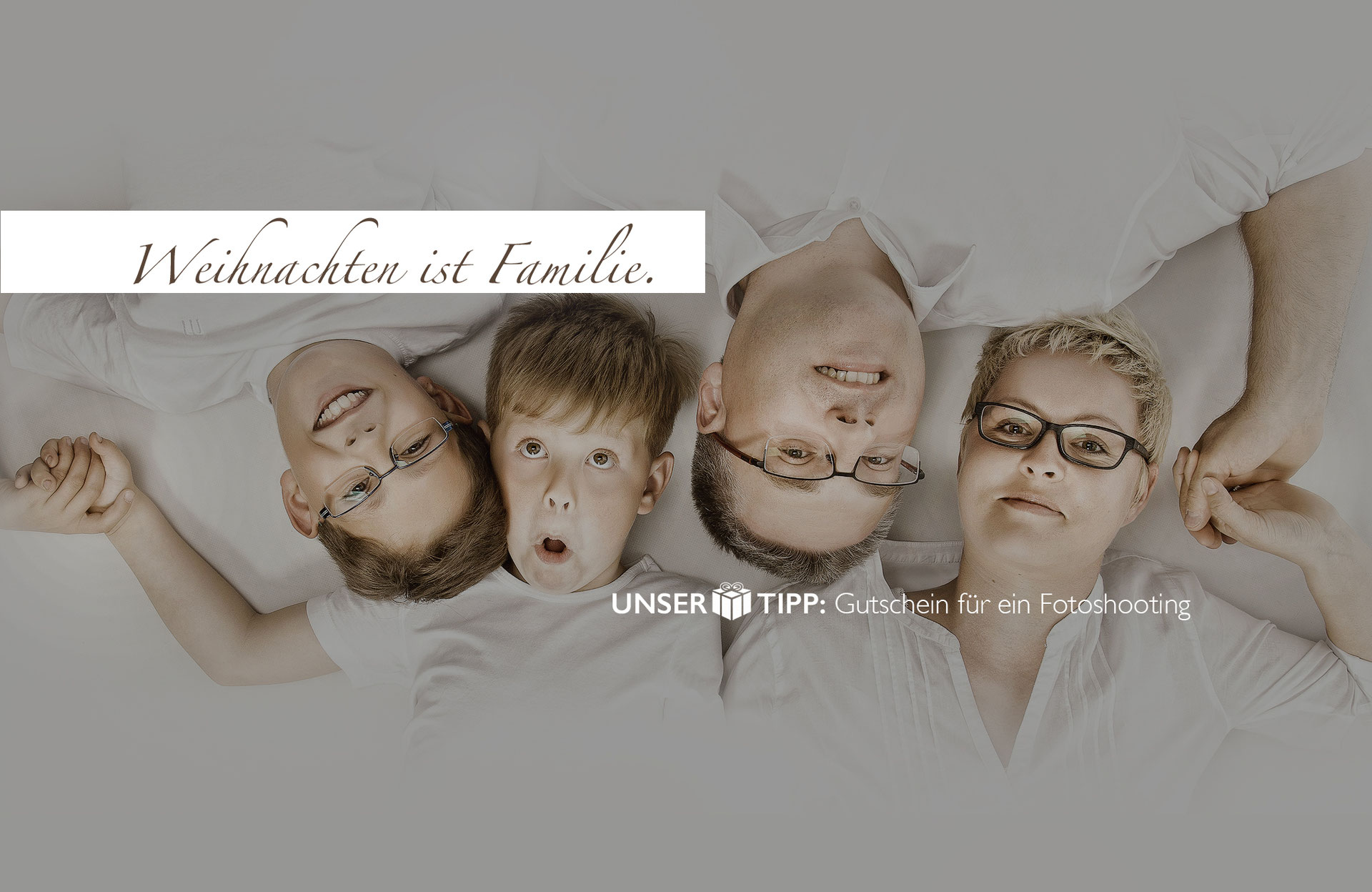 Ein Fotoshooting Zu Weihnachten Geschenkidee Zu Weihnachten Gutschein Fur Ein Fotoshooting Fotostudio Lichtecht Annaberg Buchholz Fotograf Fotografie Chemnitz