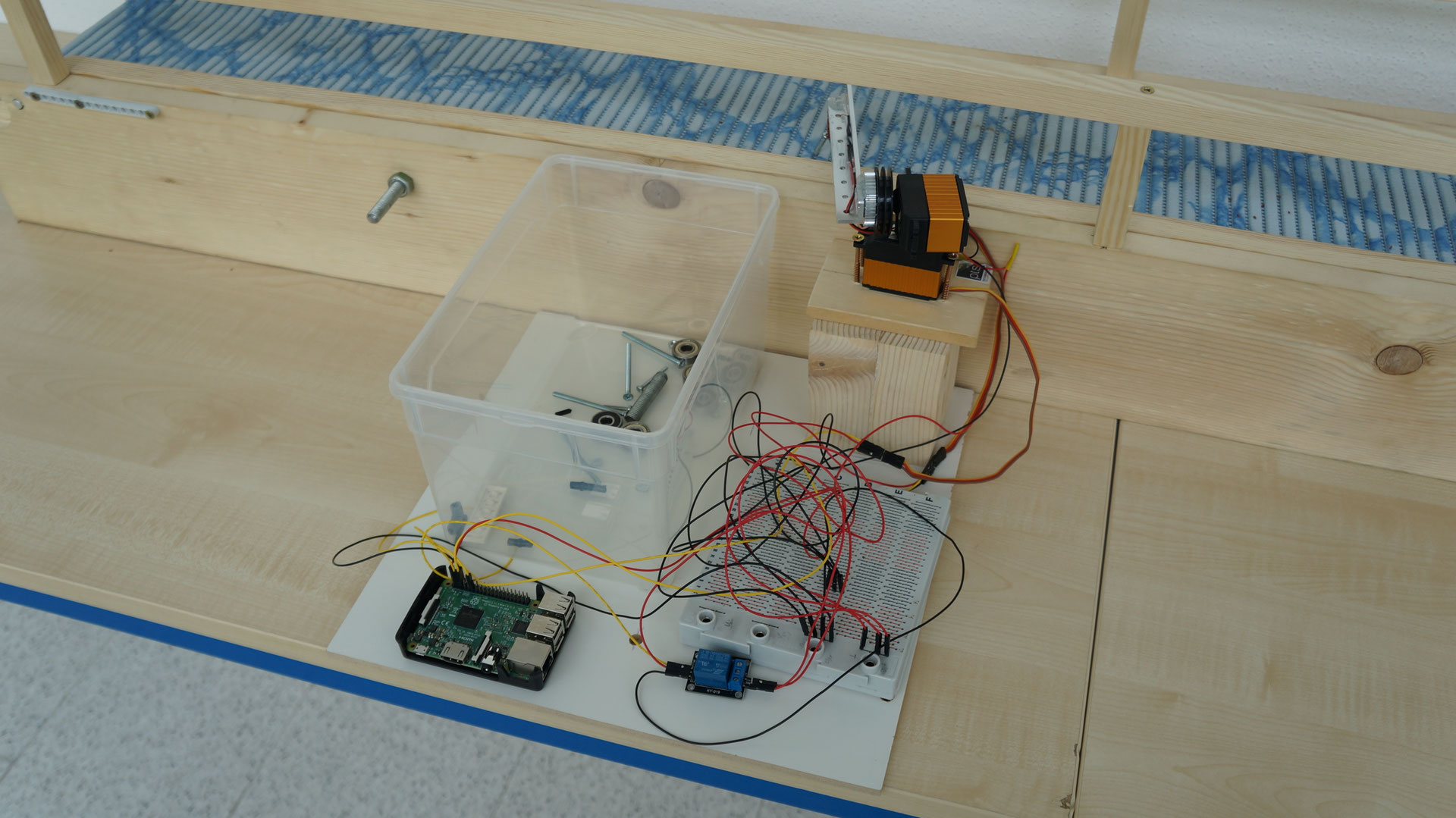 Metal sorting machine - pts-schwazs Webseite!