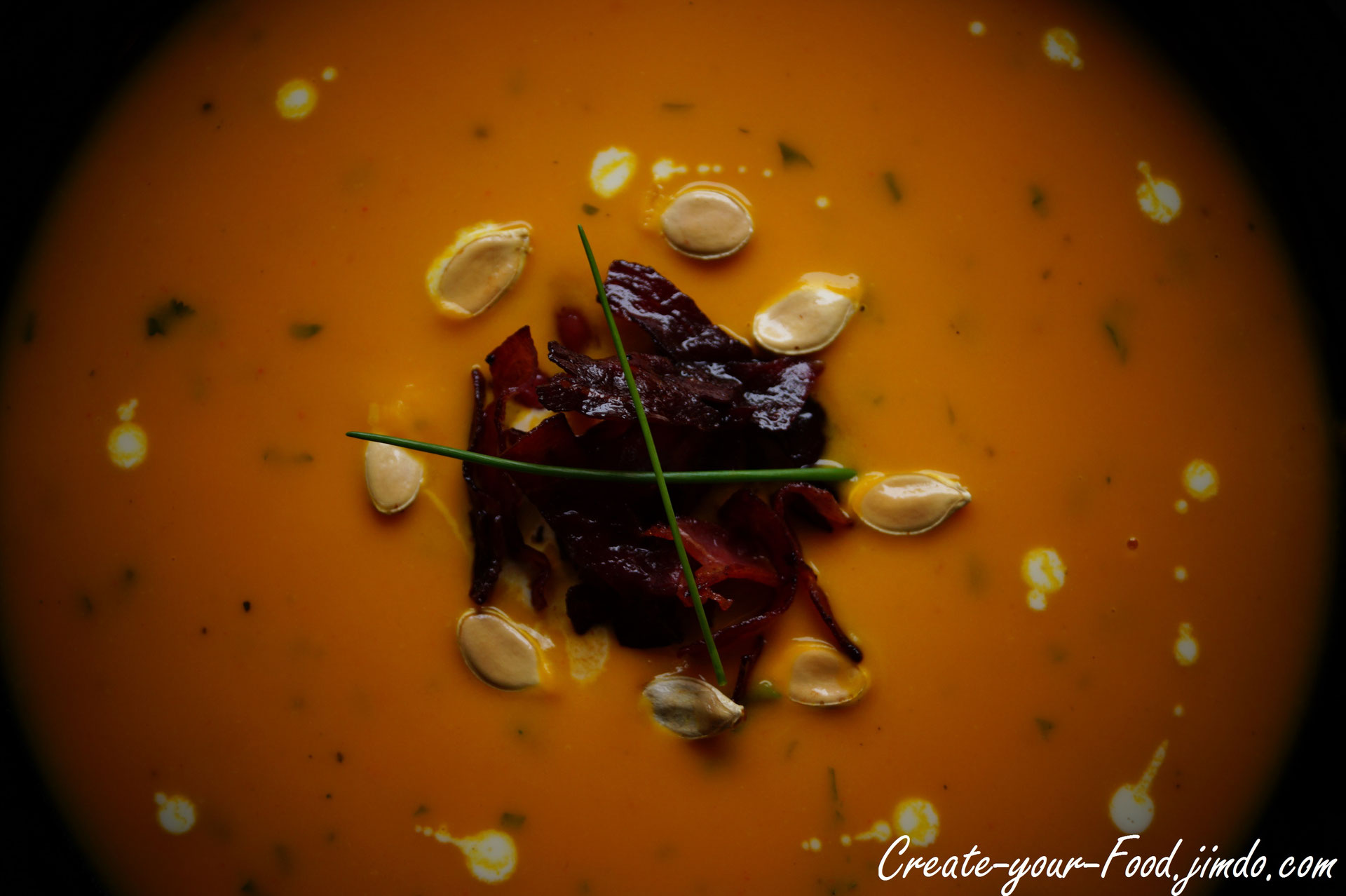 Kürbiscremesuppe mit Bacon - Create-your-Food Kreatives Kochen und Backen Kürbiscremesuppe mit Bacon - Create-your-Food Kreatives Kochen und Backen