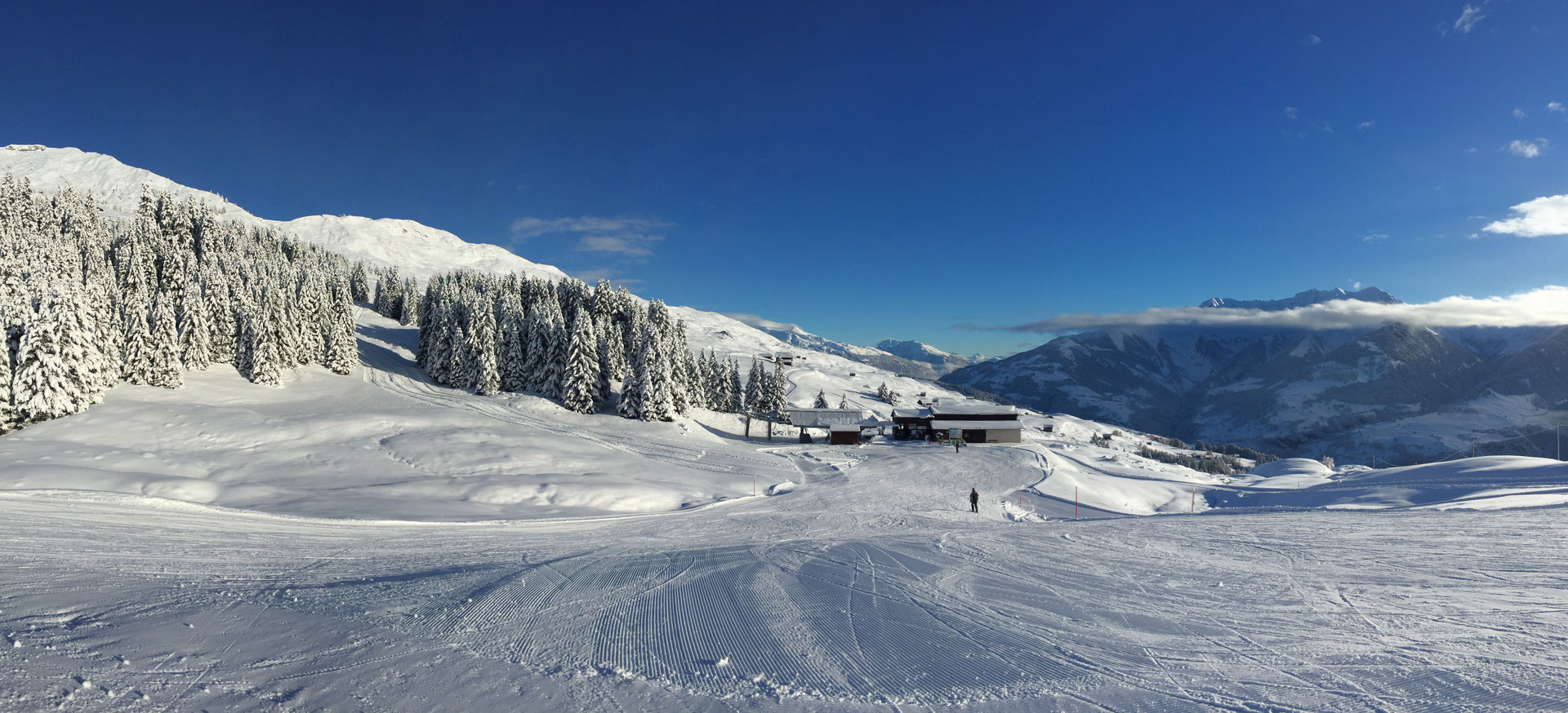 Barcelona fhm Winter im Skigebiet - Bergbahnen Obersaxen Mundaun