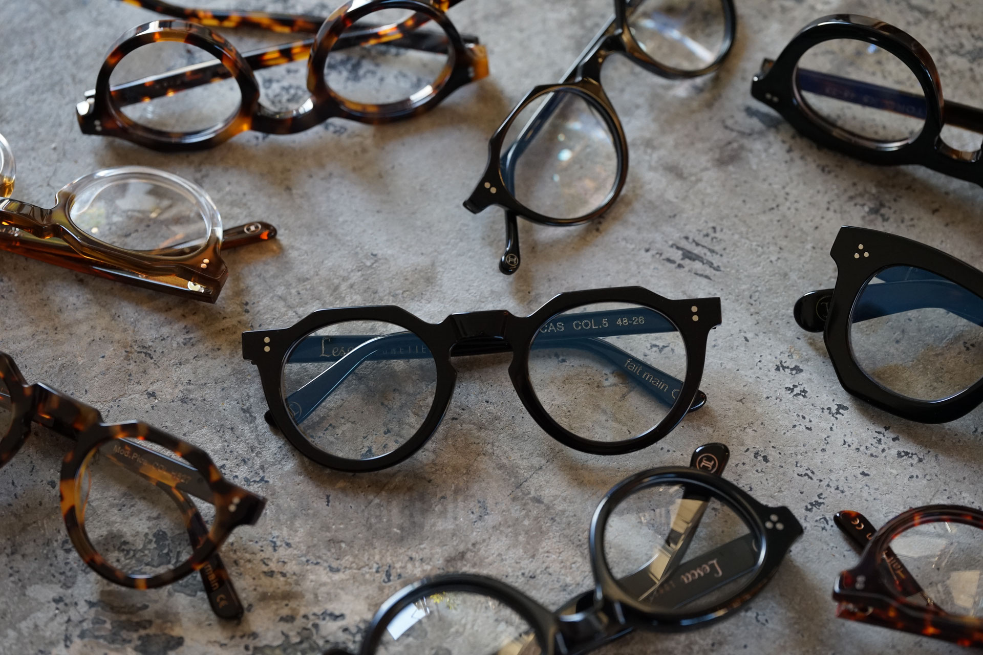 Lescaにはフラットレンズを。 - Calm Optical Gallery Lescaにはフラットレンズを。 - Calm Optical Gallery