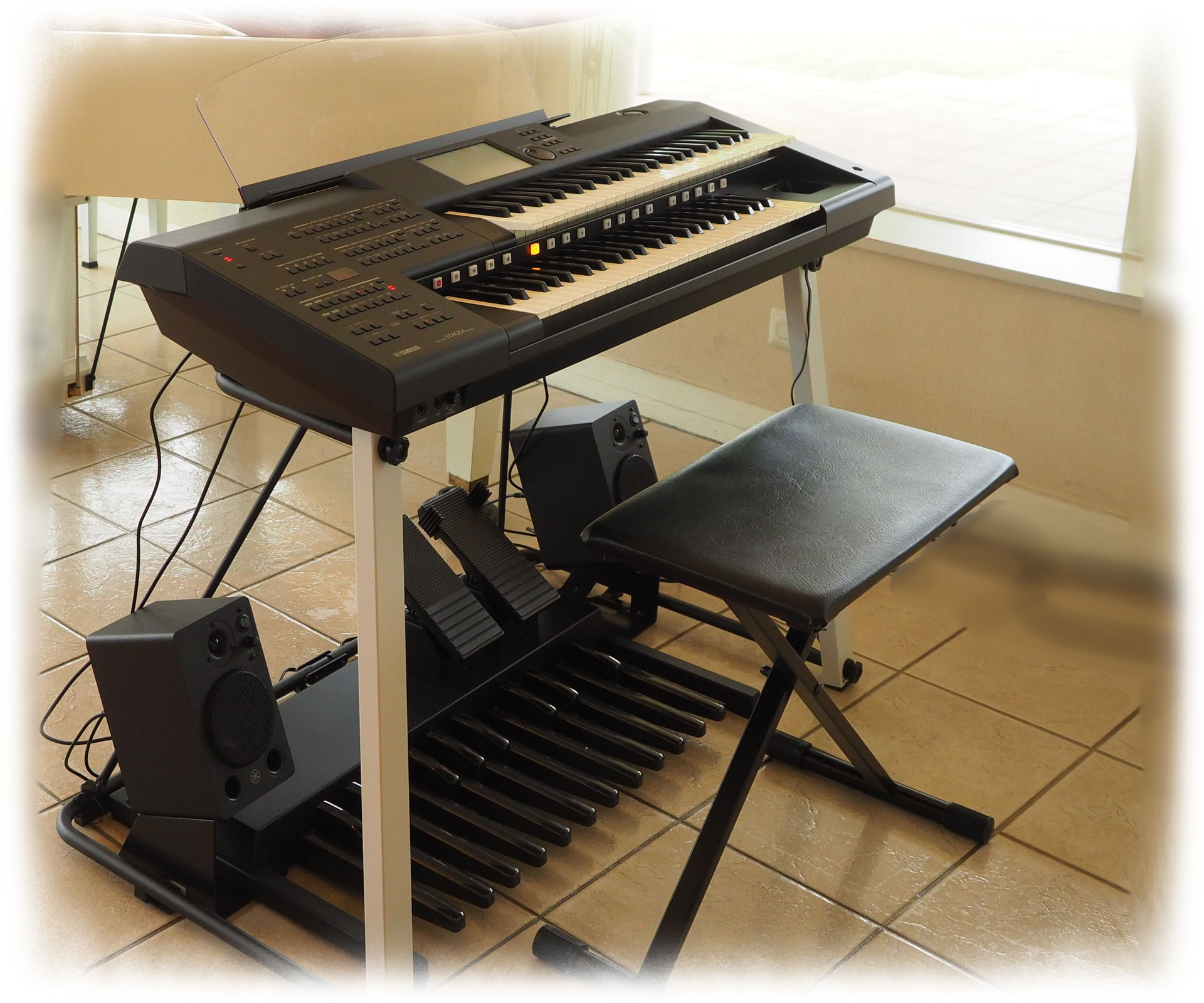 エレクトーンってどんな楽器? - 音楽教室おとや【ピアノ