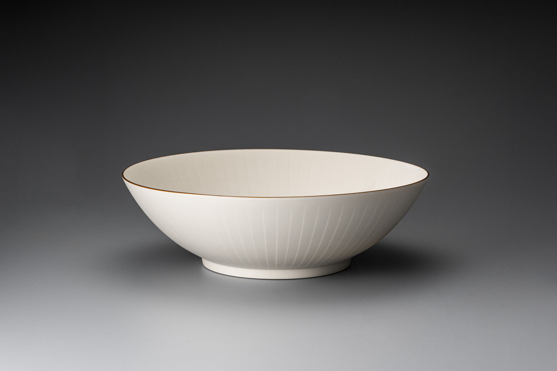 賞美堂　五代目・晩香　庄村健　『紅染紅葉型』　多様鉢　第28回西部伝統工芸展受賞 賞美堂 五代目・晩香 庄村健 『紅染紅葉型』 多様鉢 第28回西部