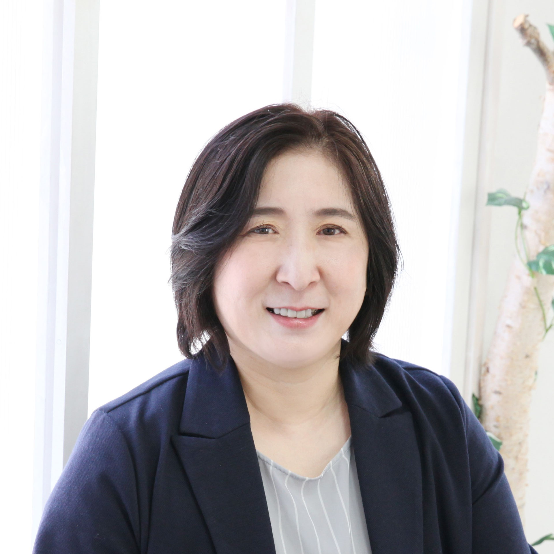 Japanese translator Yukari Asano Office YKR