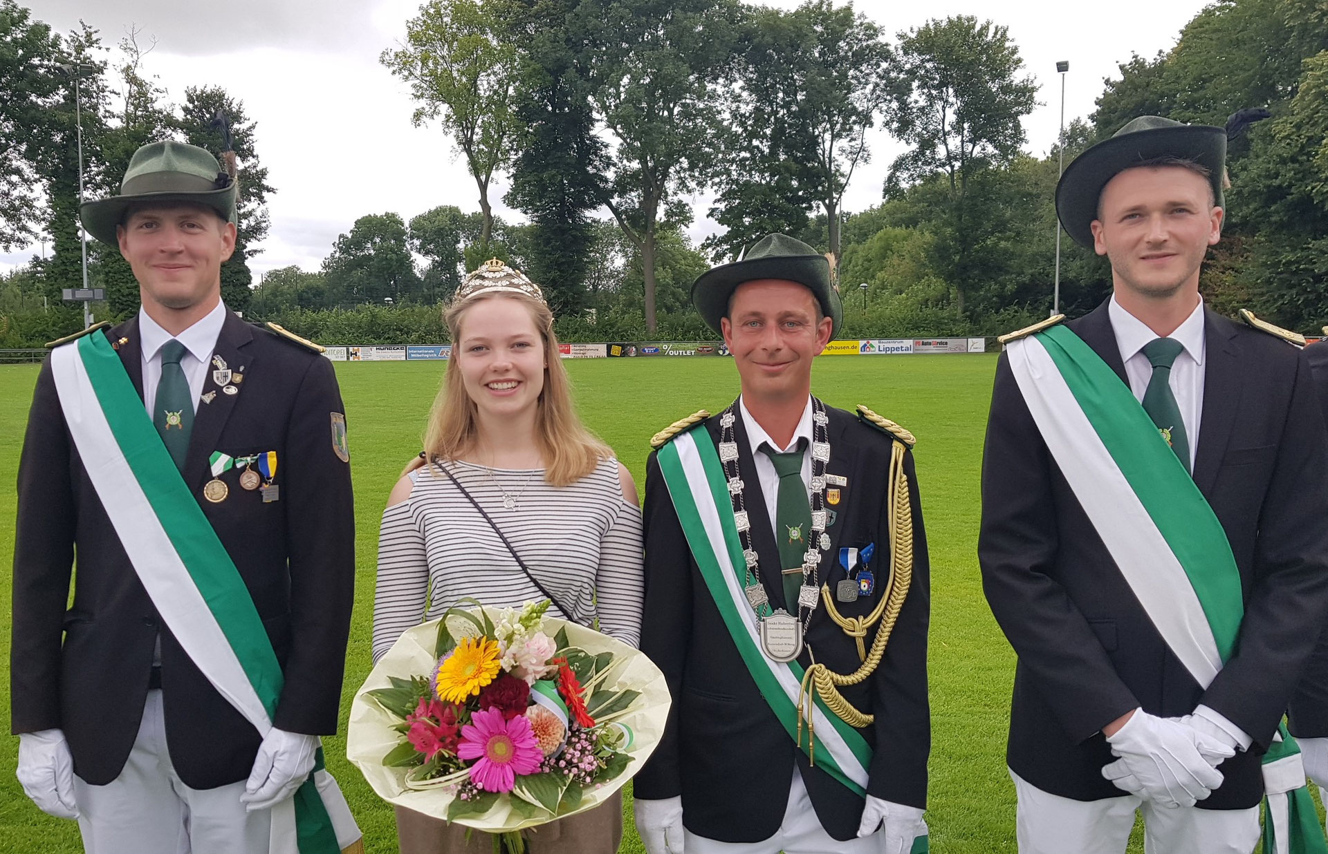 Probeexerzieren mit Bierprobe Schuetzenbruderschaft Oestinghausen