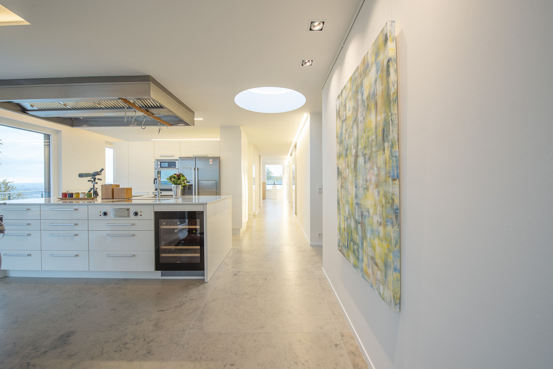 Einzigartige Natursteinplatten aus Jura Marmor in Stuttgarter Penthouse