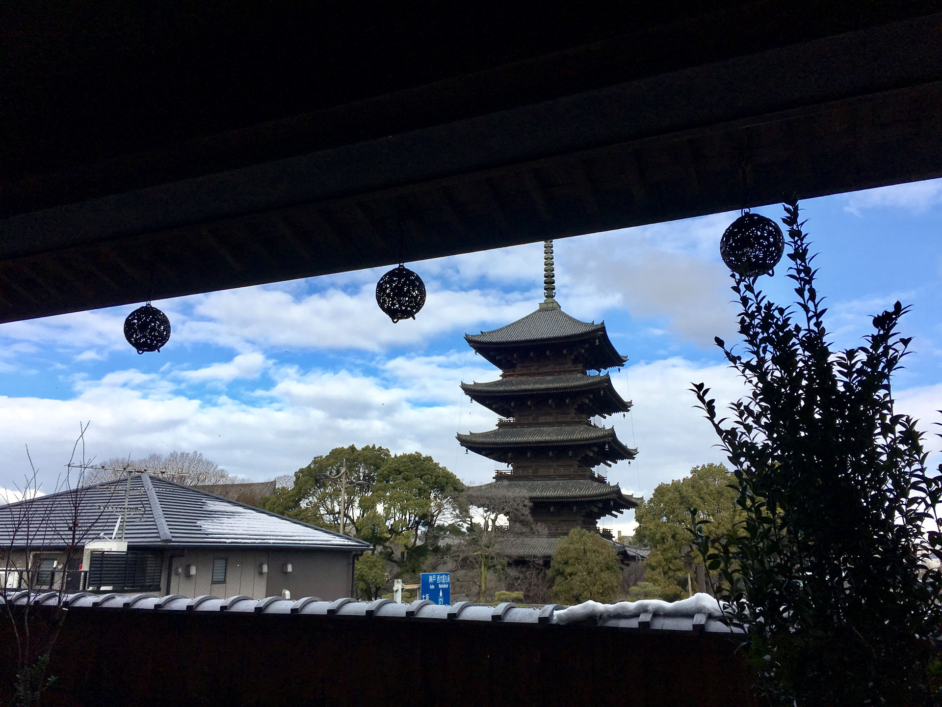 施工例】吊灯篭製作・設置 - 高岡銅器展示館