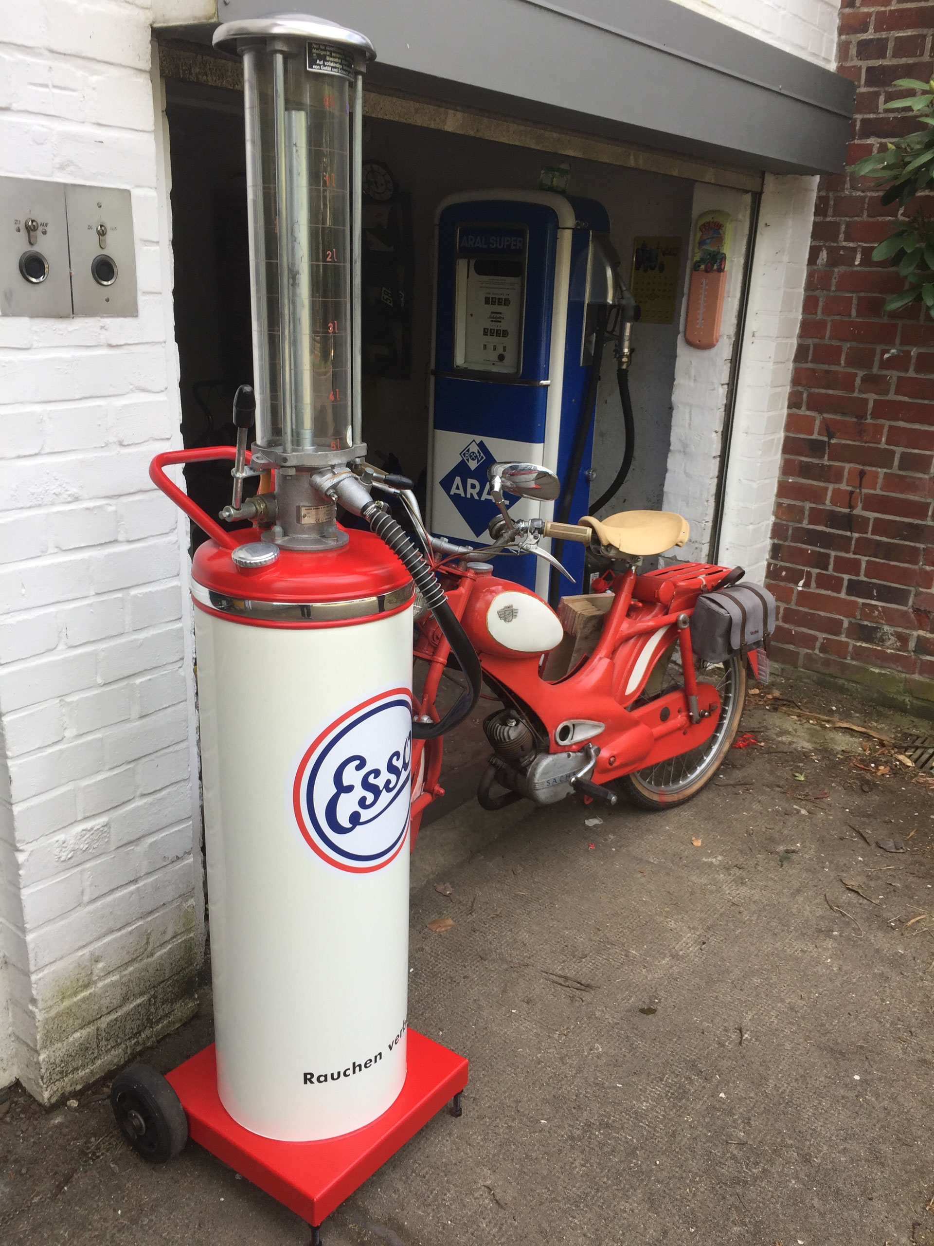 ESSO 2Takt Tanksäule Die Website für alte Moped, Mofas und Motorräder.
