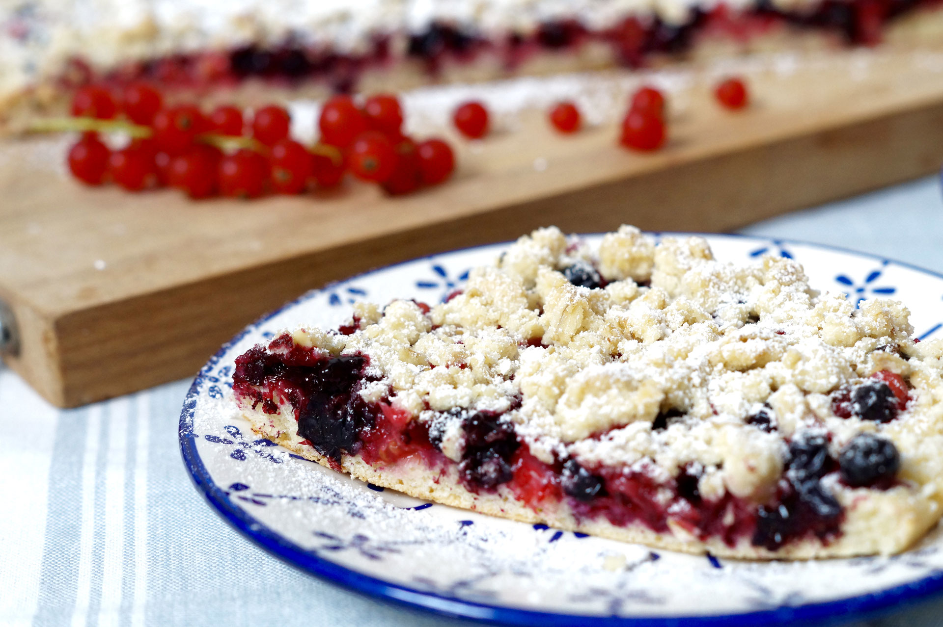 Schnelle Rezepte: Streuselkuchen mit Johannisbeeren - fraustillerbackt ...