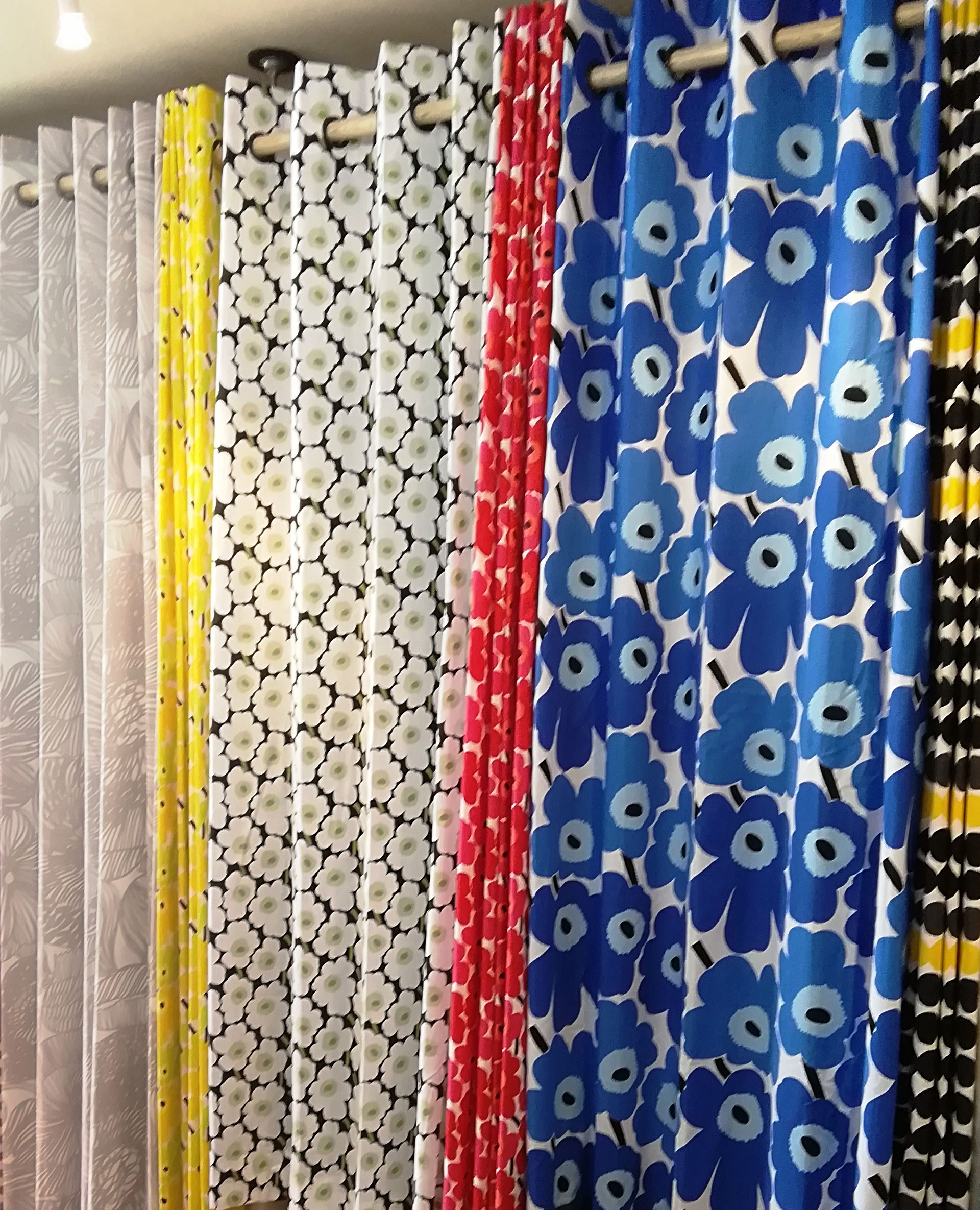 マリメッコ　オーダーカーテン mottozutto_m65205ct225red