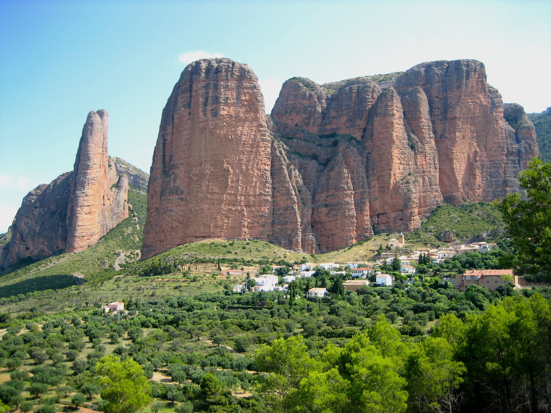 ARAGON, TERRE MAGIQUE Pyrénées Exploration randonnées et séjours dans les Pyrénées avec un