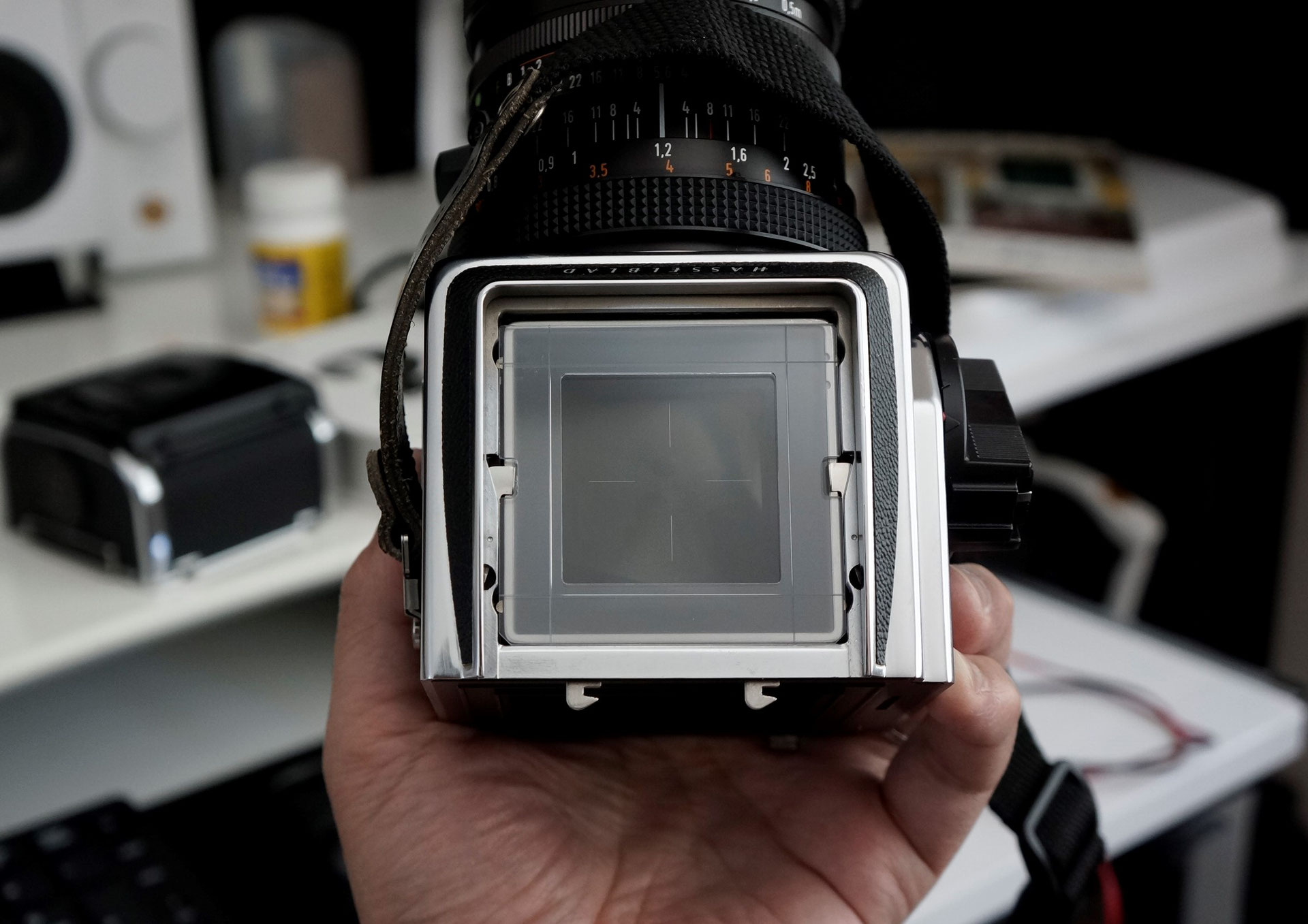 Focusing Screen Mask 645 (42145) - Hasselblad Moments Focusing Screen Mask 645 (42145) - Hasselblad Moments