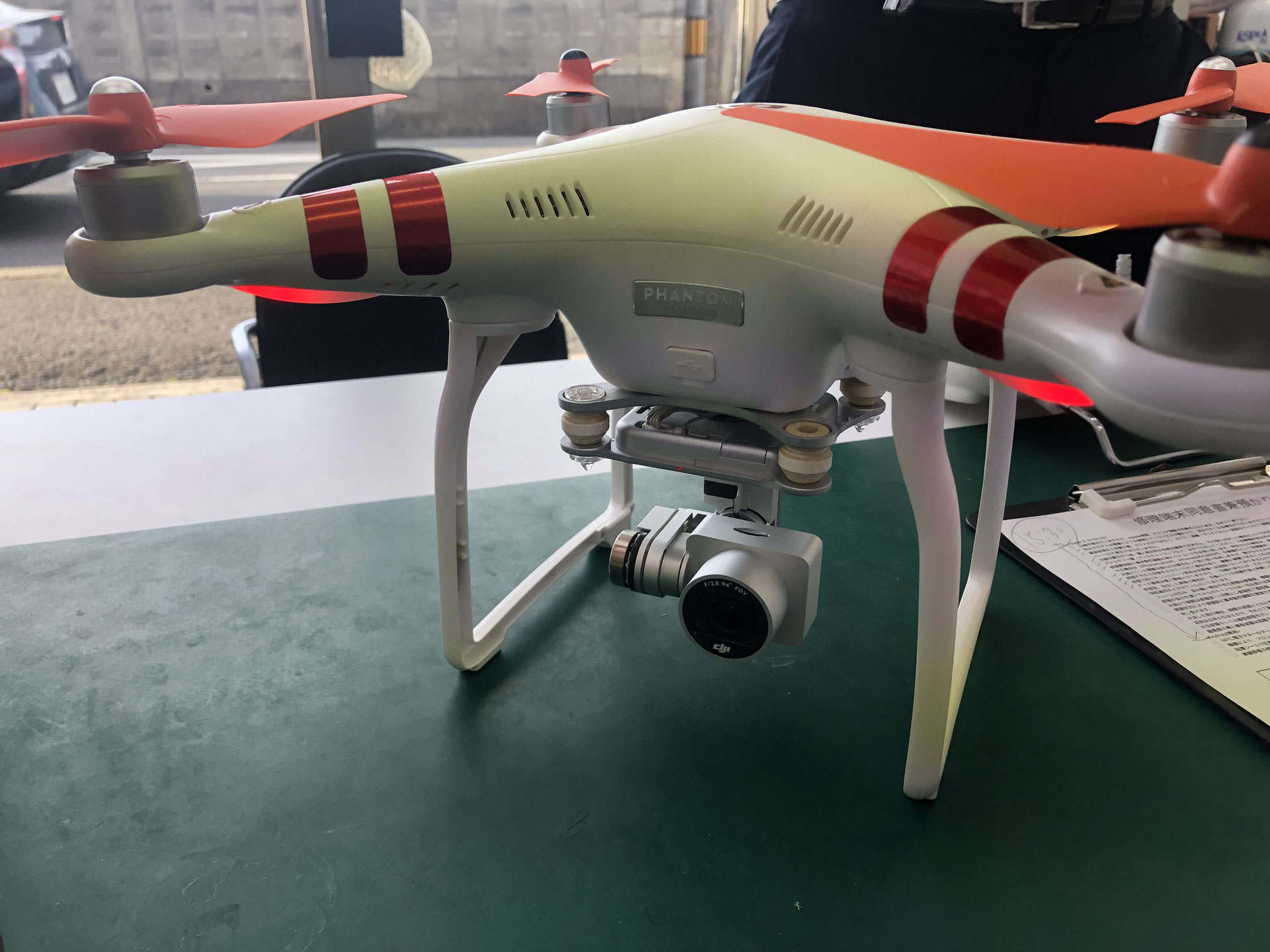 DJI Phantom3 カメラ フィルターひび割れ How to Repair a Broken DJI Phantom 3 Pro or Adv Camera and