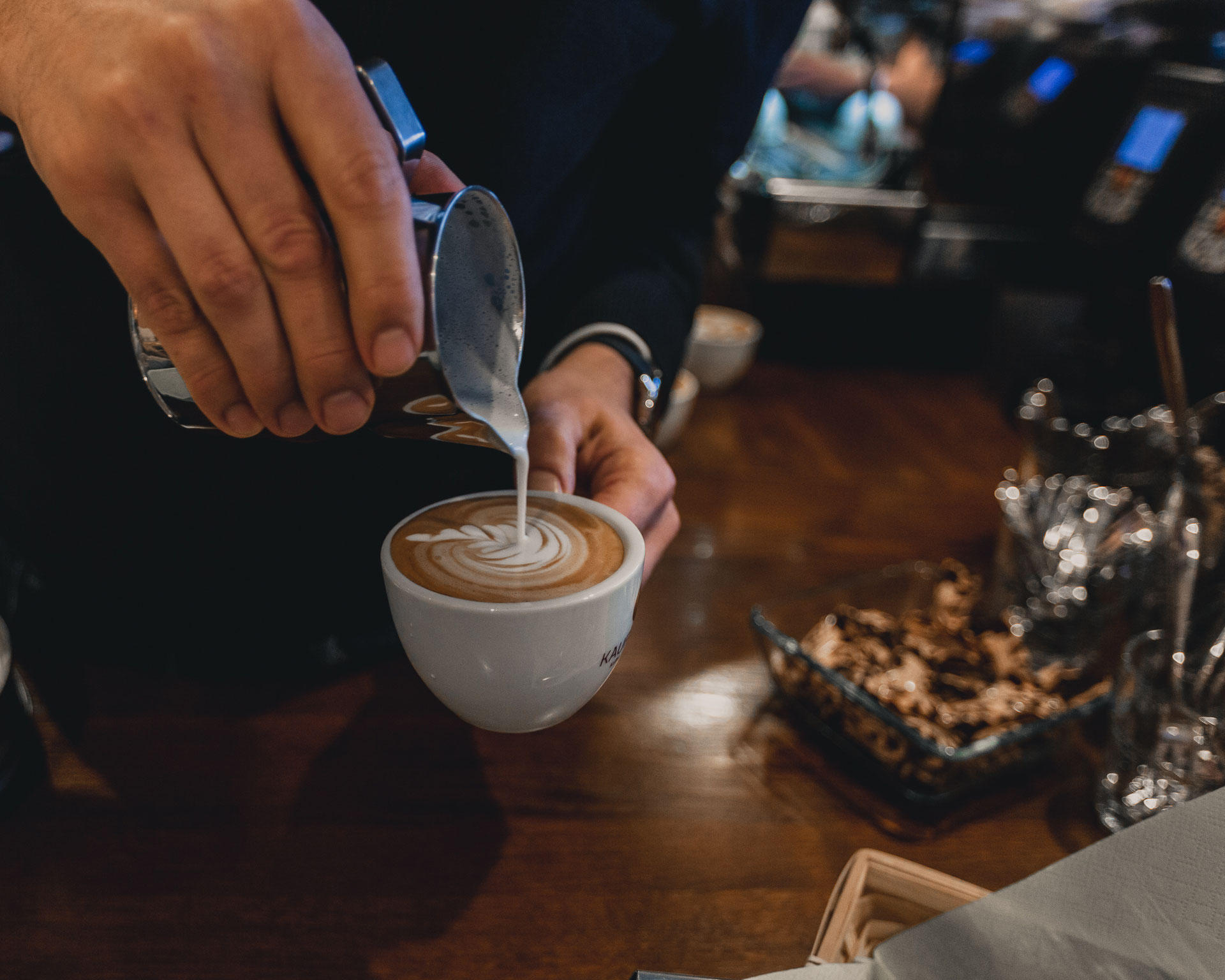 LATTE ART KAUFMANNS Kaffeerösterei