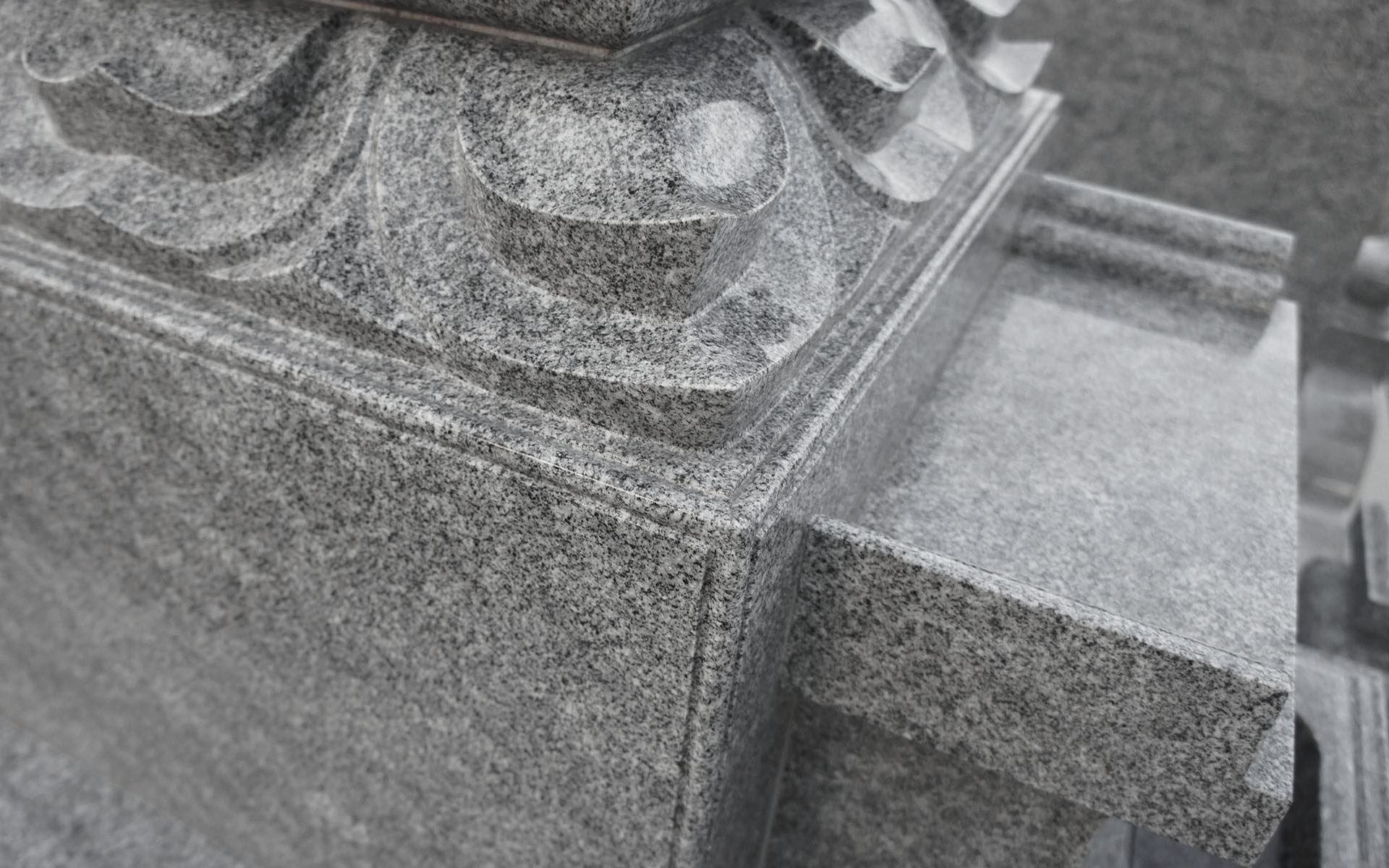 激レア品 錆系御影石 ピラミッド加工 下面以外鏡面磨き仕上げ 激レア品 錆系御影石 ピラミッド加工 下面以外鏡面磨き仕上げ 【公式通販】