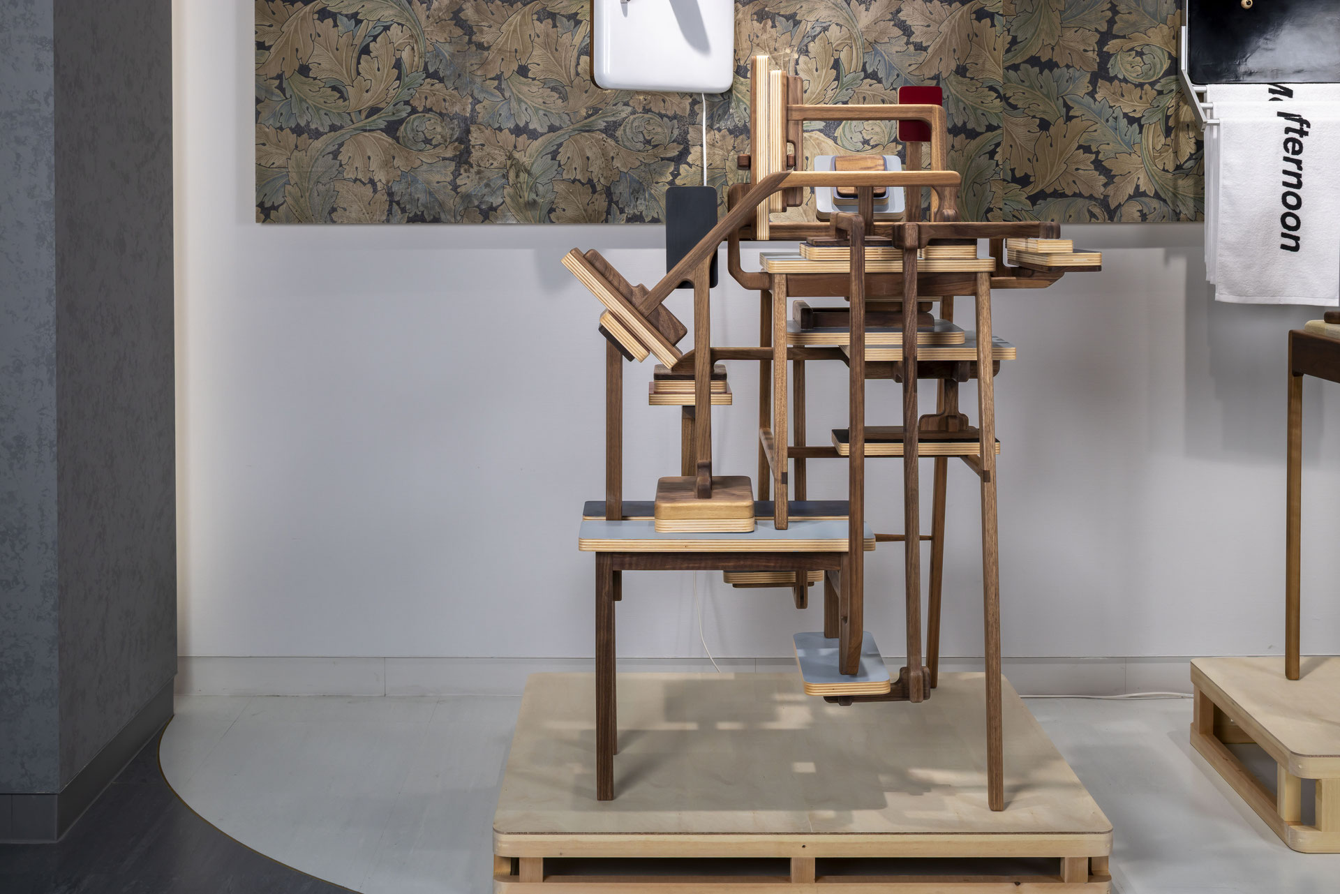 6chairs - 宇留野圭/ Kei Uruno