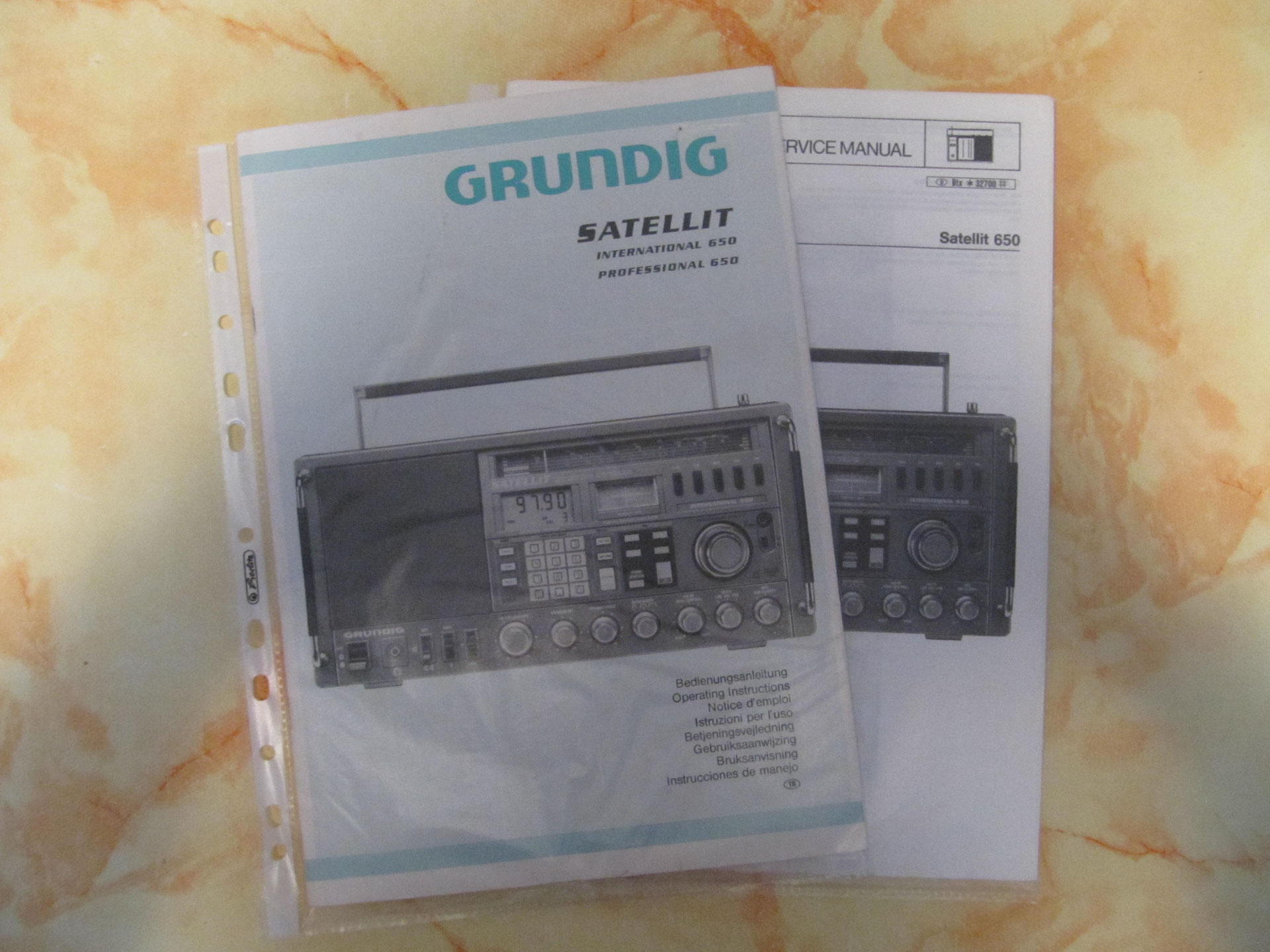 Satellit 650 International Radiomatics 666