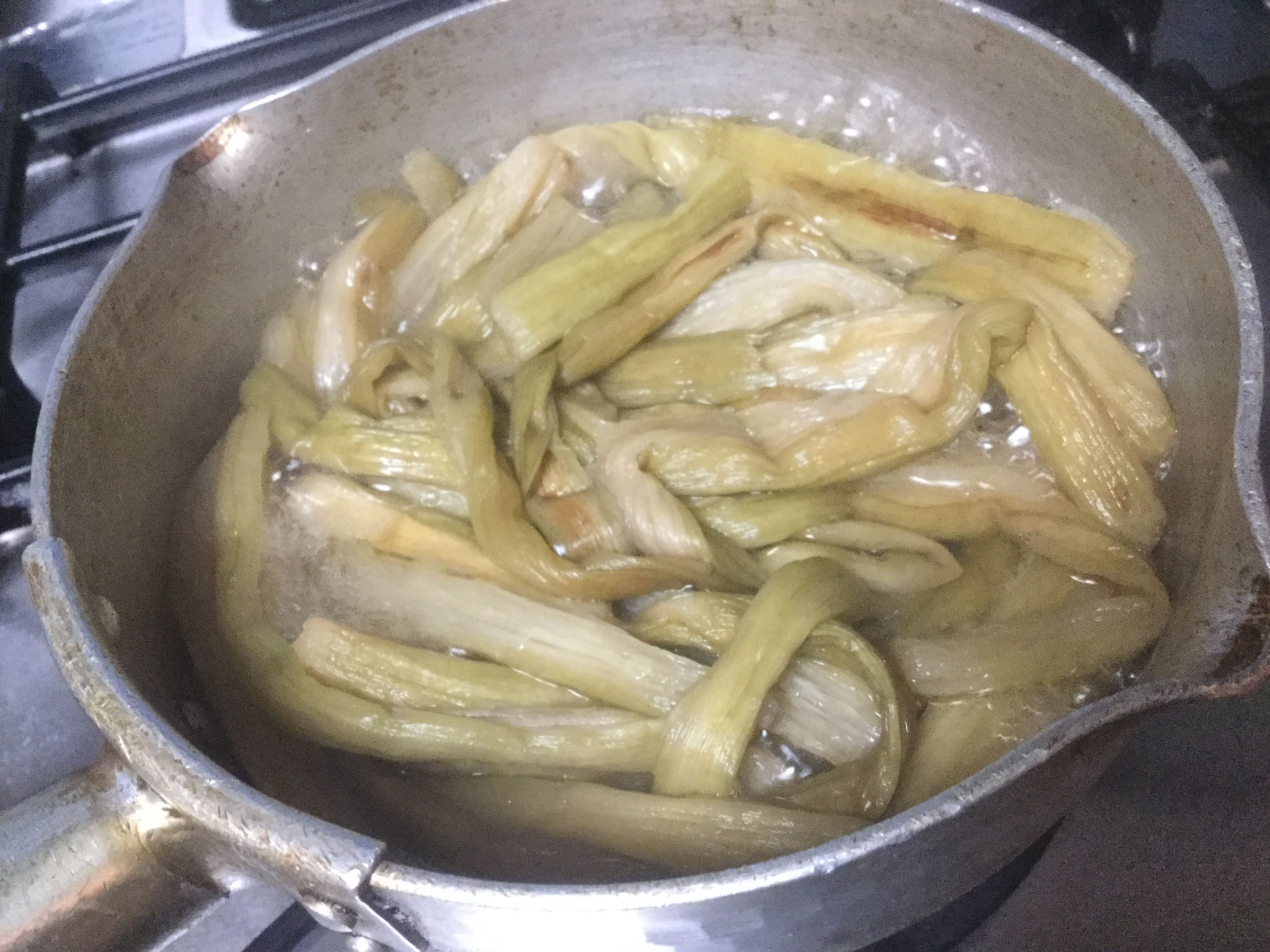 野菜と果物のdry ずいき 芋がら あなたの暮らしも 世界も 乾物でもっとpeaceに