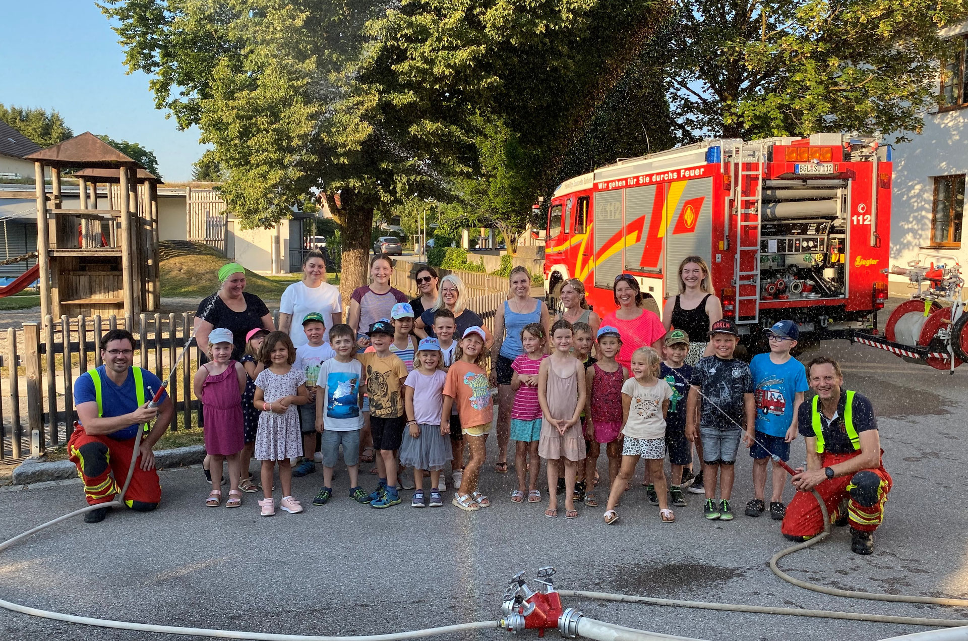 Feuerwehr besucht Kindergarten St. Stephan - Freiwillige Feuerwehr Surheim