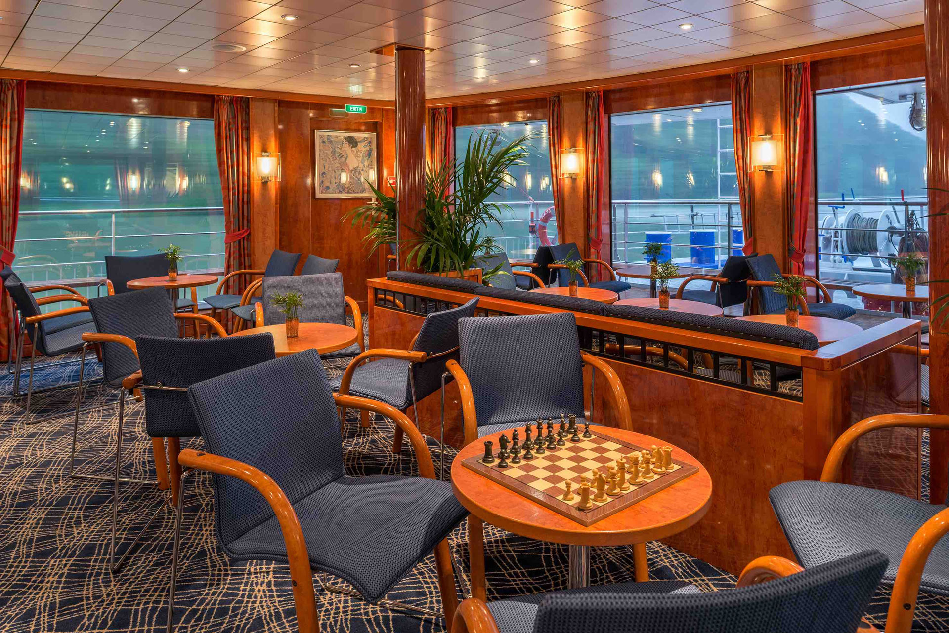 MS Maxima Panorama Lounge mit Bar