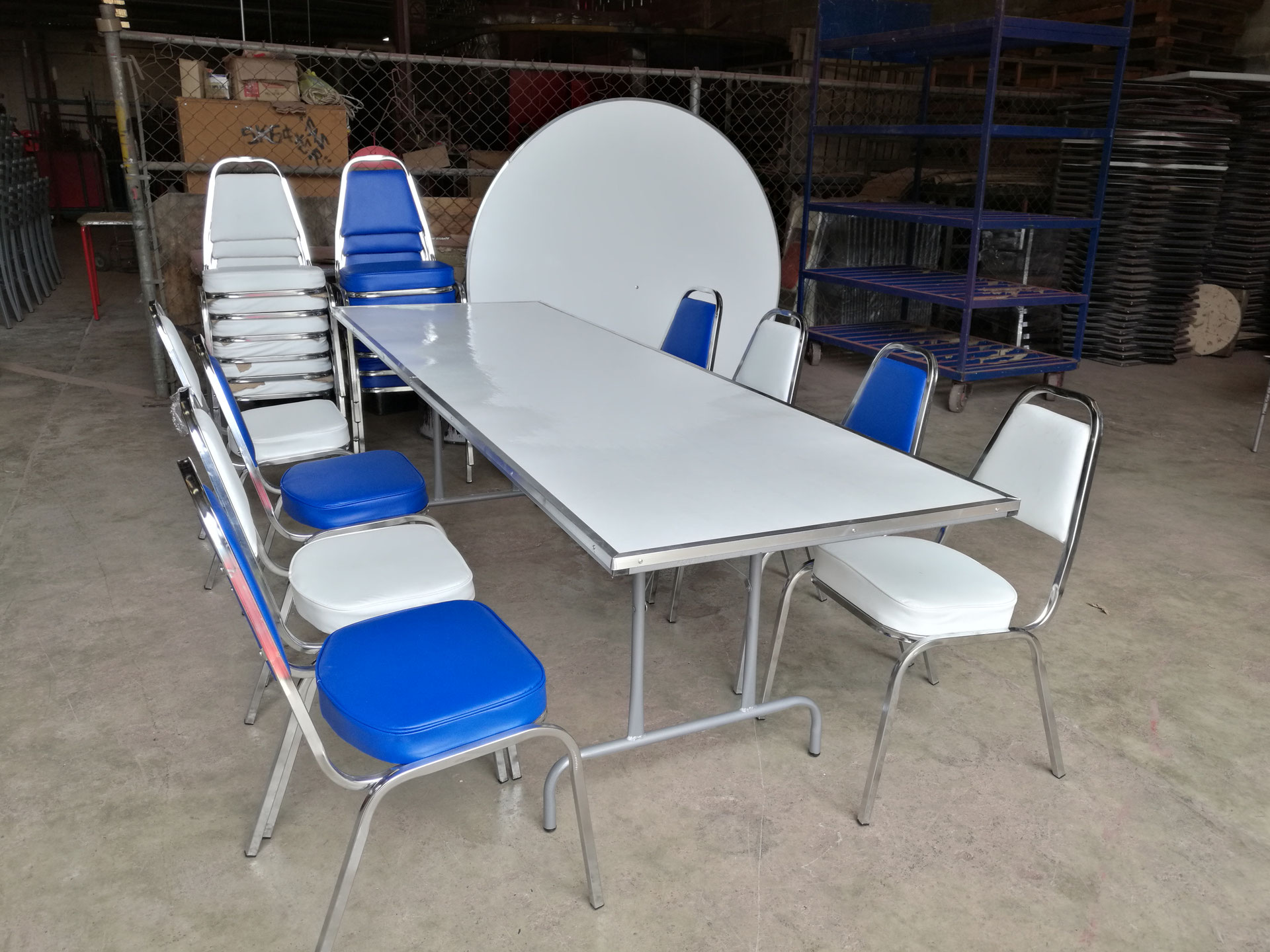 Venta de Sillas y Mesas para Fiestas en Monterrey, Nuevo León. LONAS