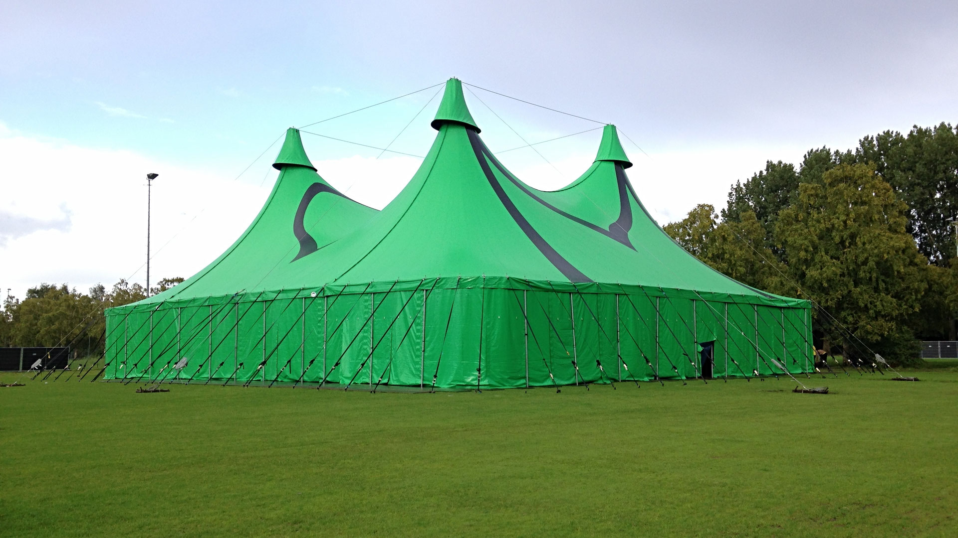 MTent 28 Verhuur Festivaltent, MCovers, Festival vloer, Evenementen