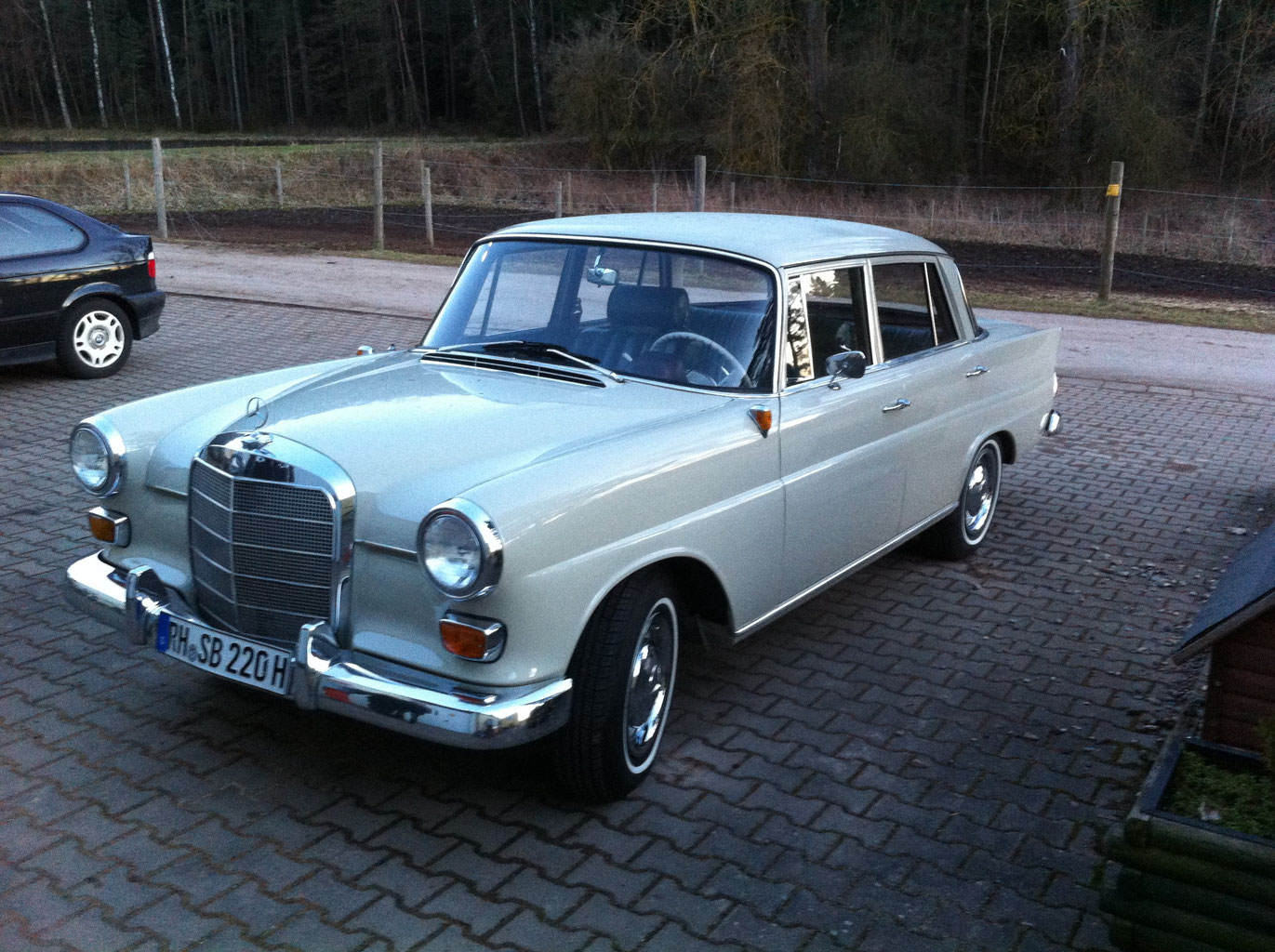 Mercedes Benz 190 C Heckflosse Classic Car Center Gmbh