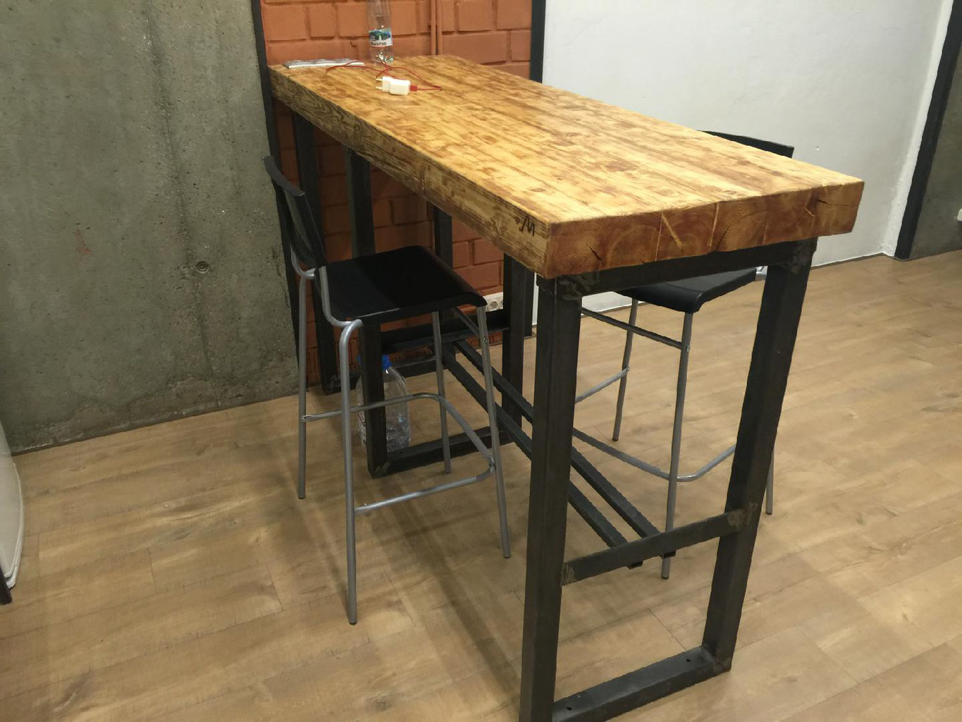 Barnye Stojki V Stile Loft Iz Massiva Dereva Izgotavlivaem Po Razmeram Zakazchika Mebel Iz Massiva Dereva Izdeliya Iz Dereva Dizajn Komplekt