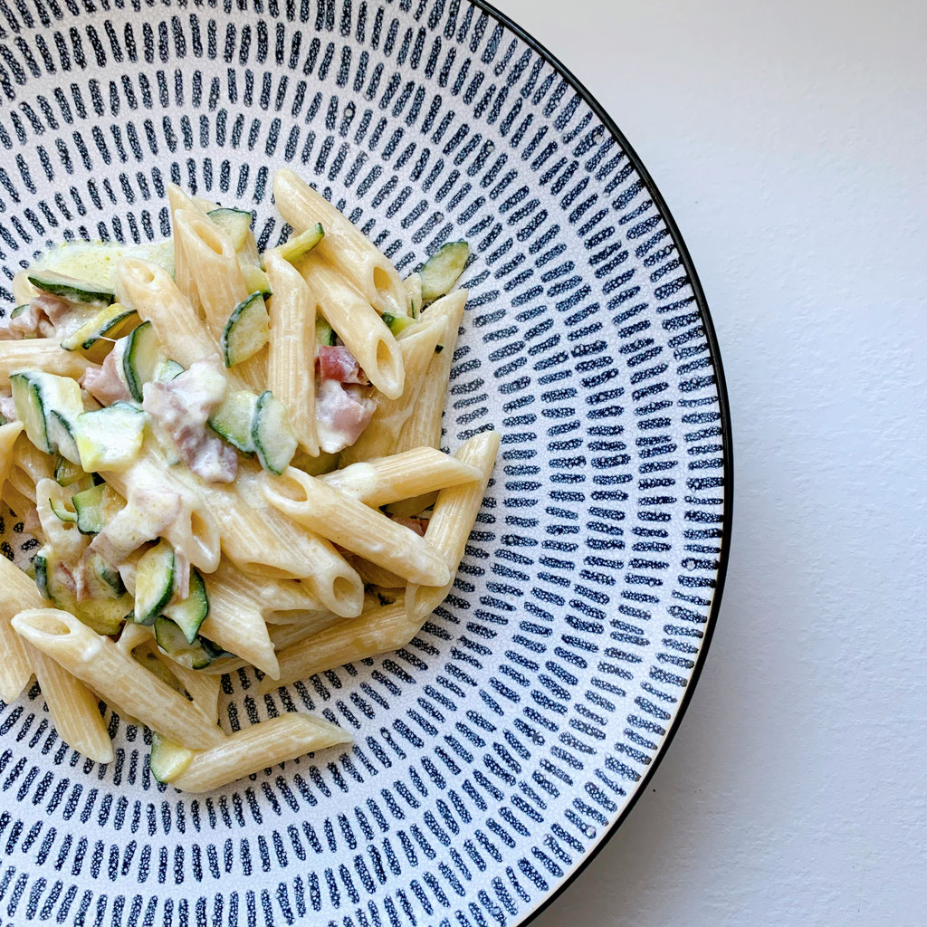 Pasta Pennette Rigate Con Speck Zucchine E Stracciatella Benvenuti Su Vales Ud